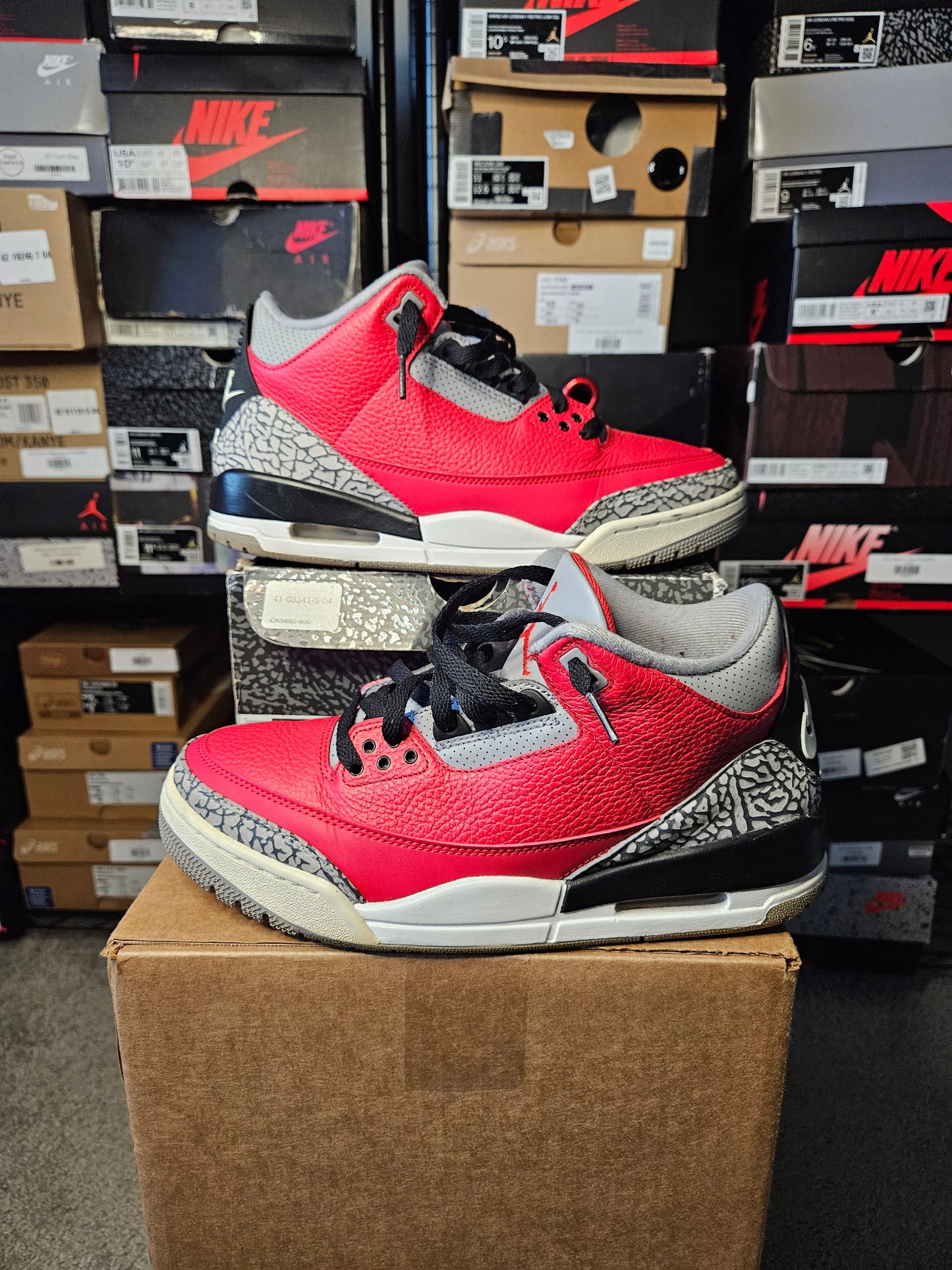 Size 9.5 - AJ 3 Retro SE Mid Unite