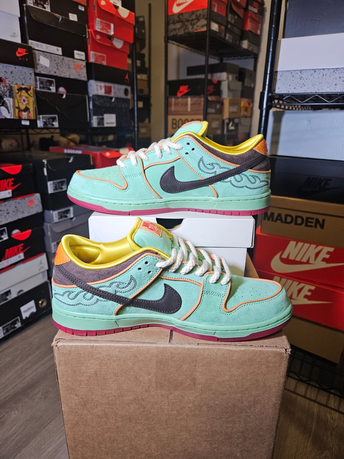 Size 10.5 - Dunk SB Low Rodeo