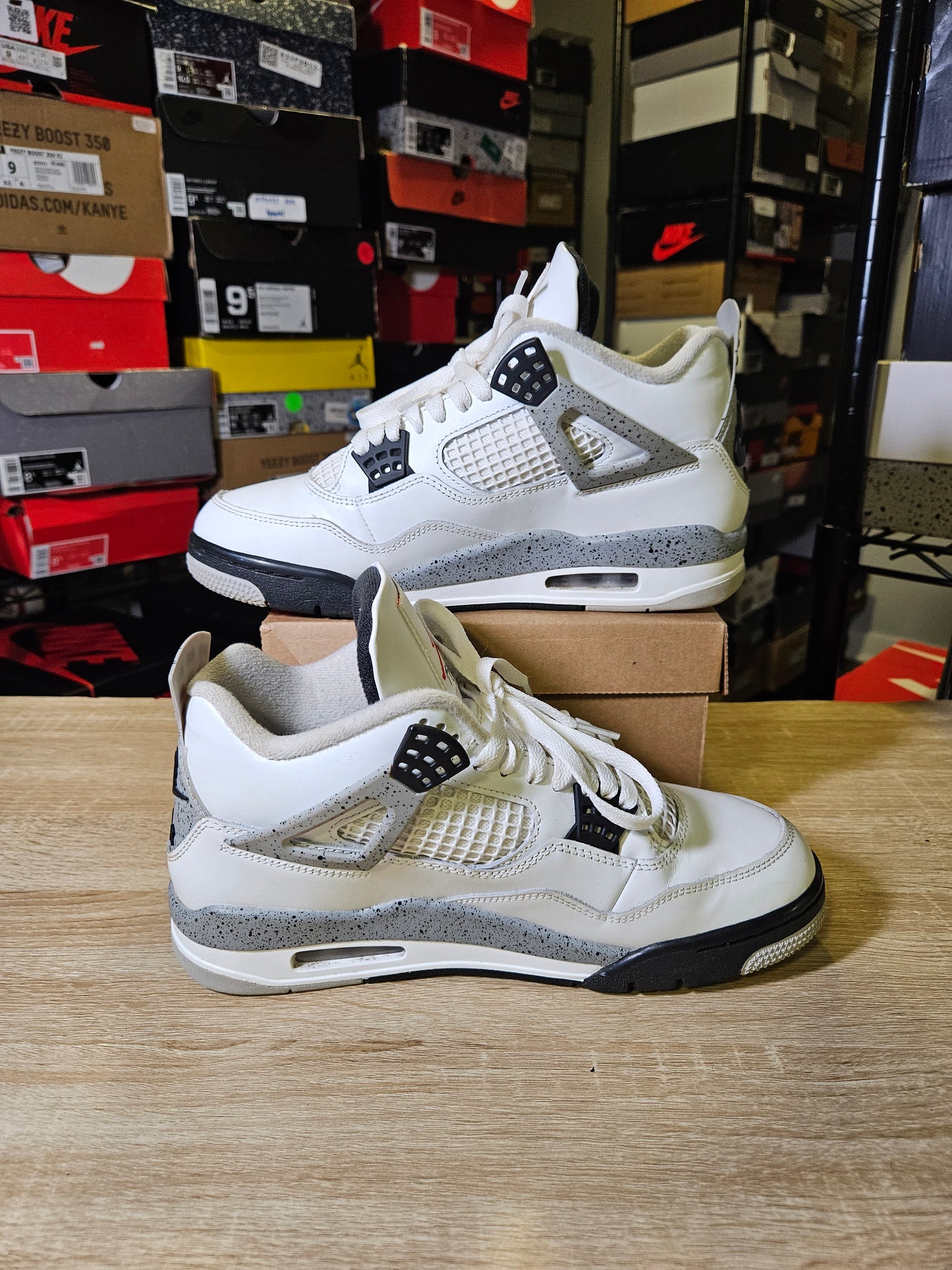 Size 9 - AJ 4 Retro OG 2025 White Cement