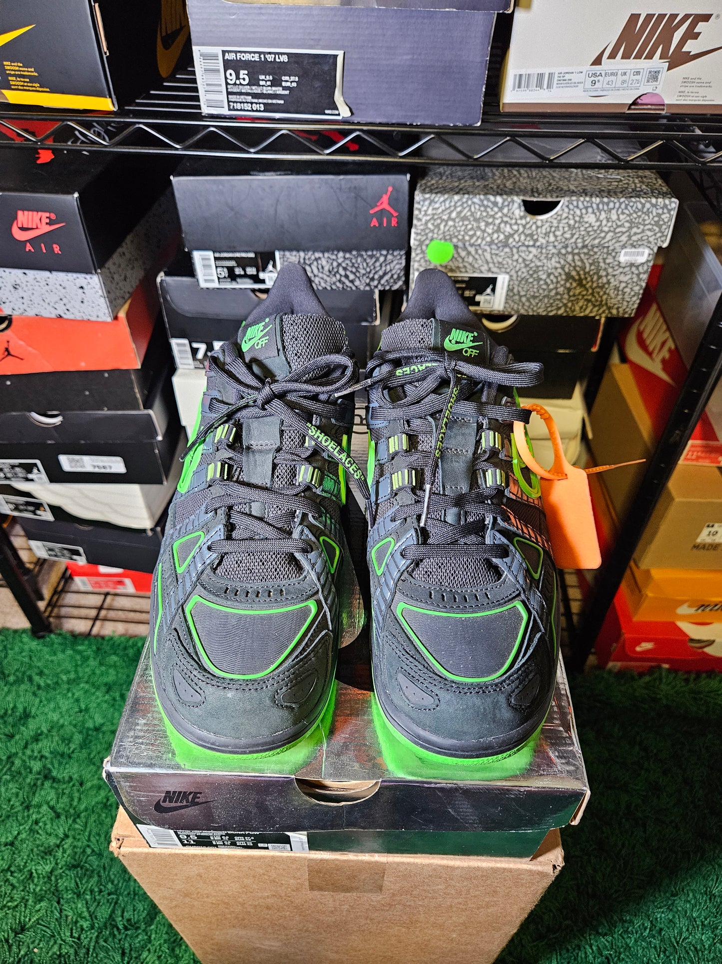 Size 9.5 - Air Rubber Dunk x Off-White Low Green Strike