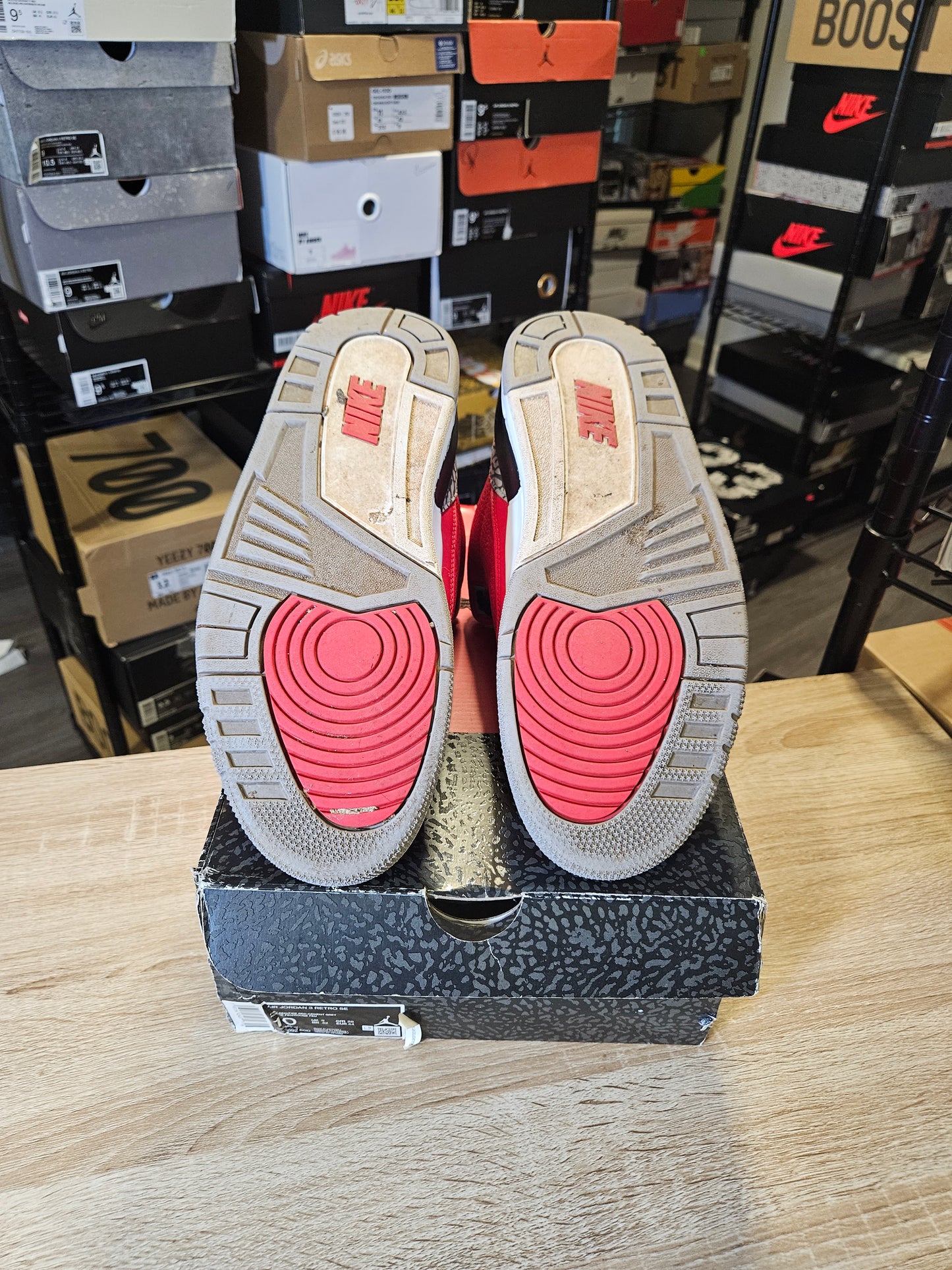 Size 10 - AJ 3 Retro SE Mid Unite
