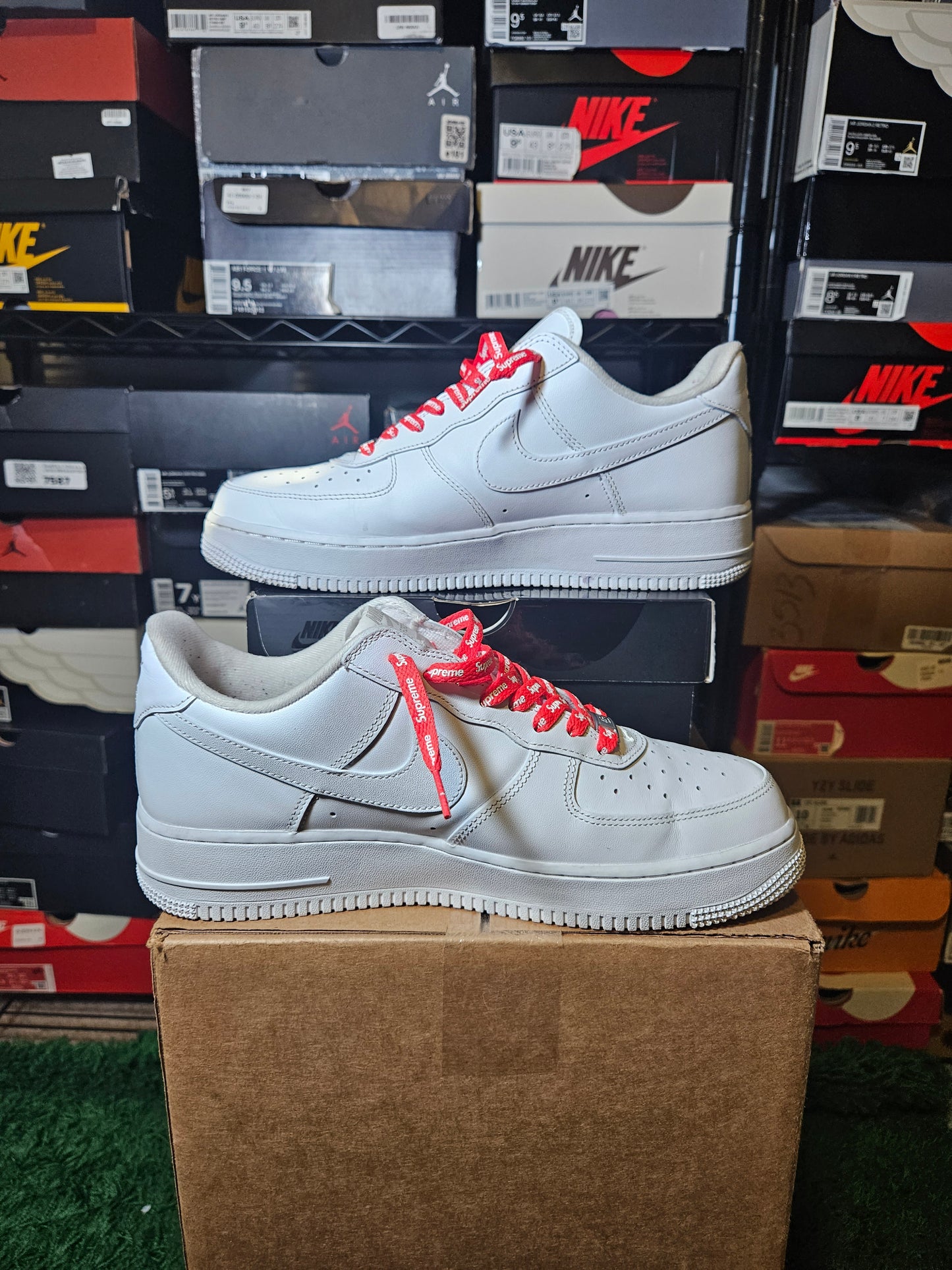 Size 9.5 - AF 1 x Supreme Low Box Logo - White