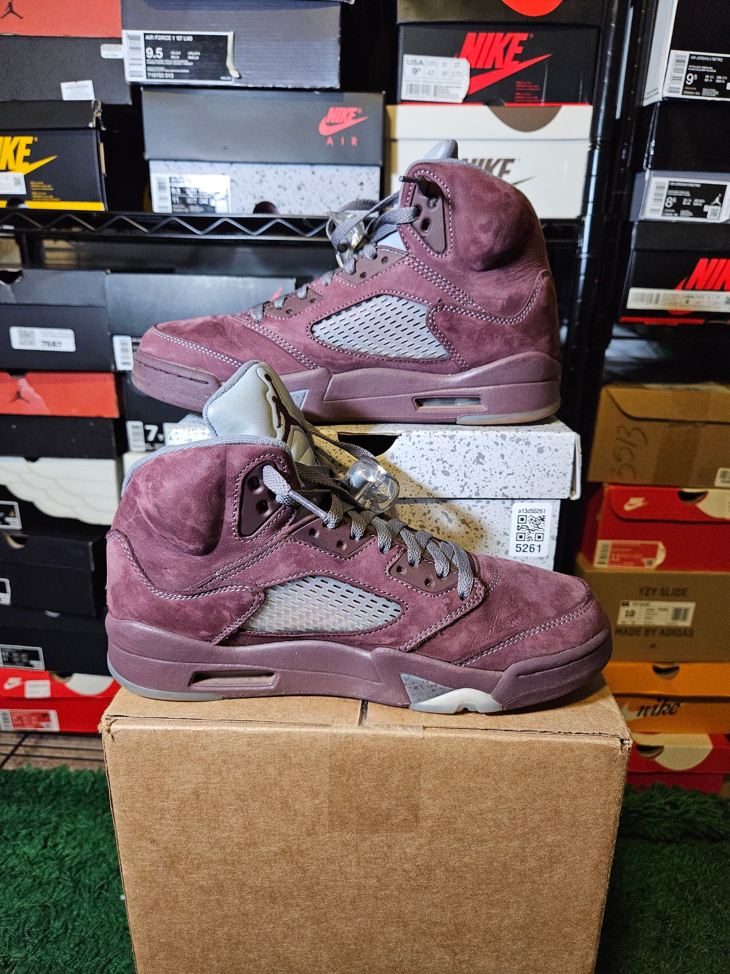 Size 9 - AJ 5 Retro SE 2023 Burgundy