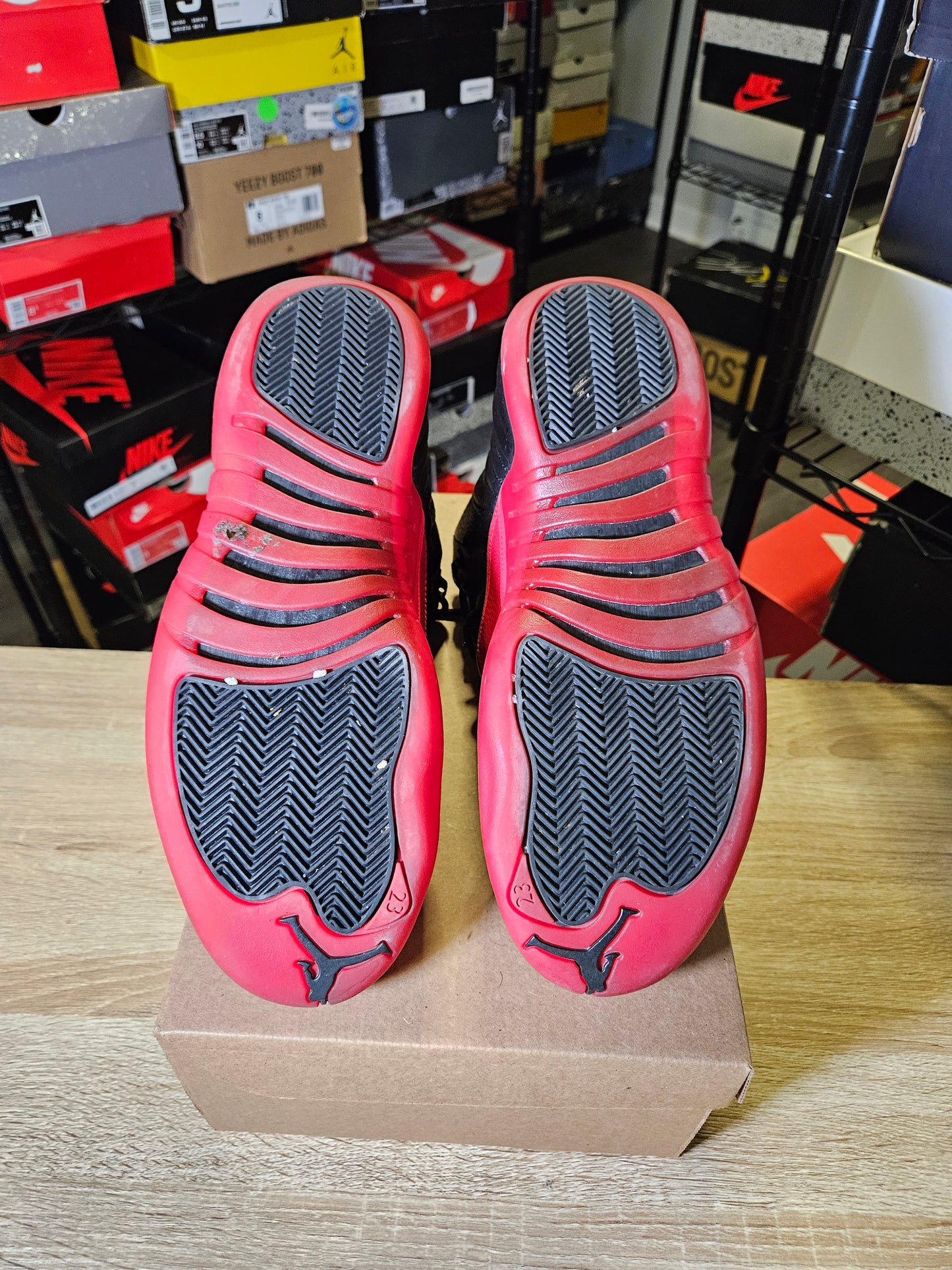 Size 10 - AJ 12 Retro Mid Flu Game
