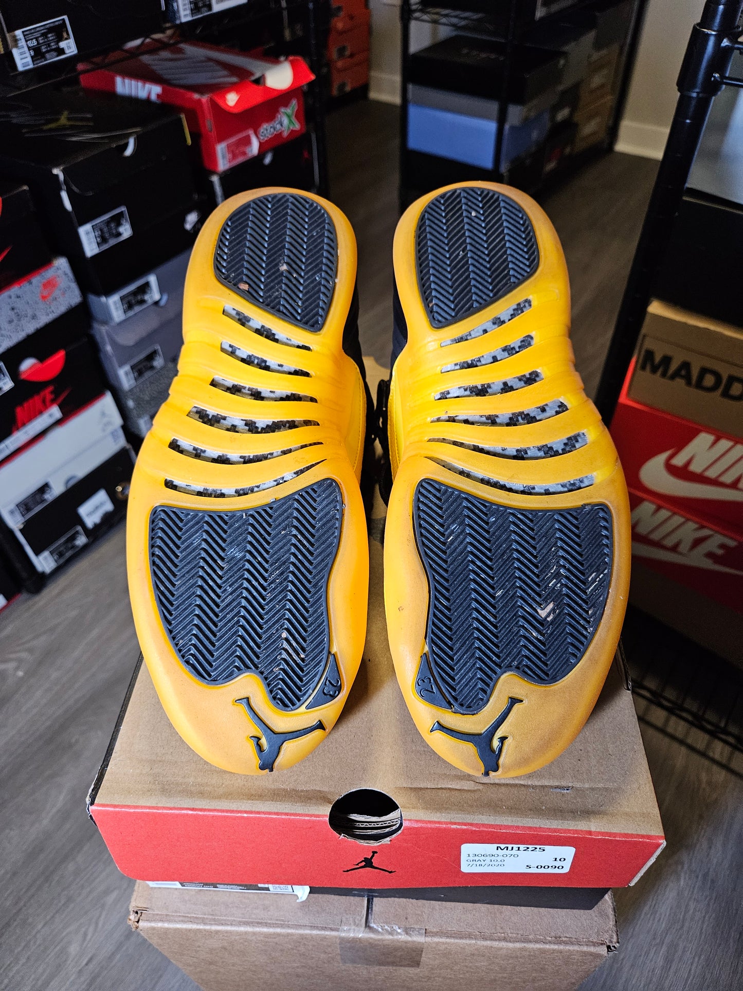 Size 10 - AJ 12 Retro University Gold 2020