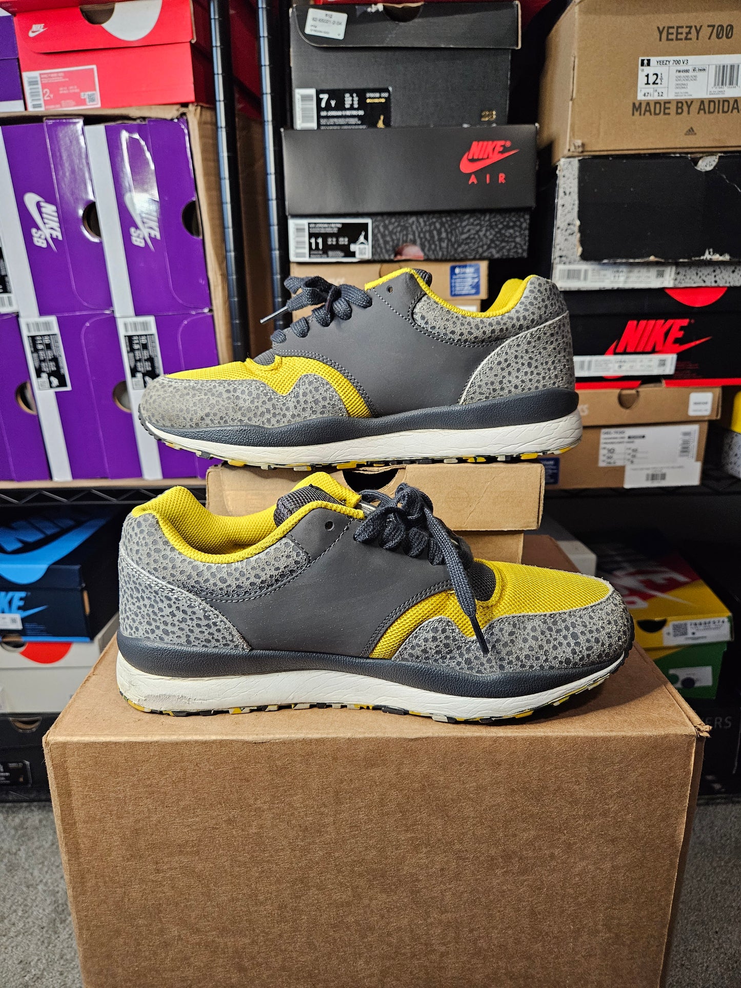 Size 8.5 - Air Safari LE Speed Yellow