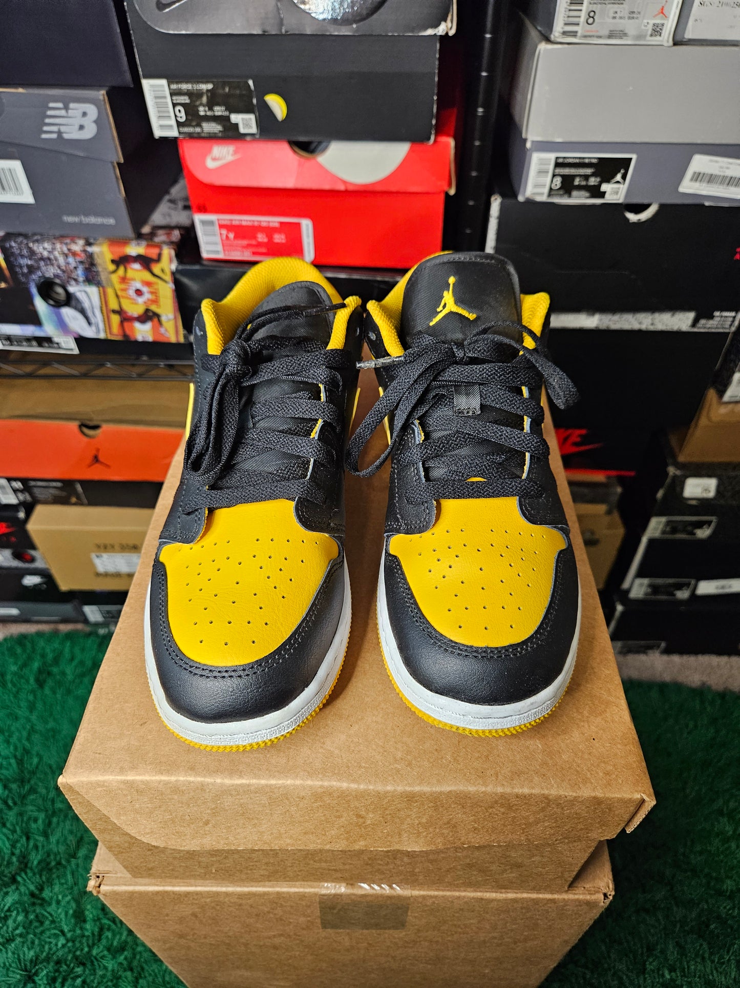 Size 5.5y - AJ 1 Low Yellow Ochre