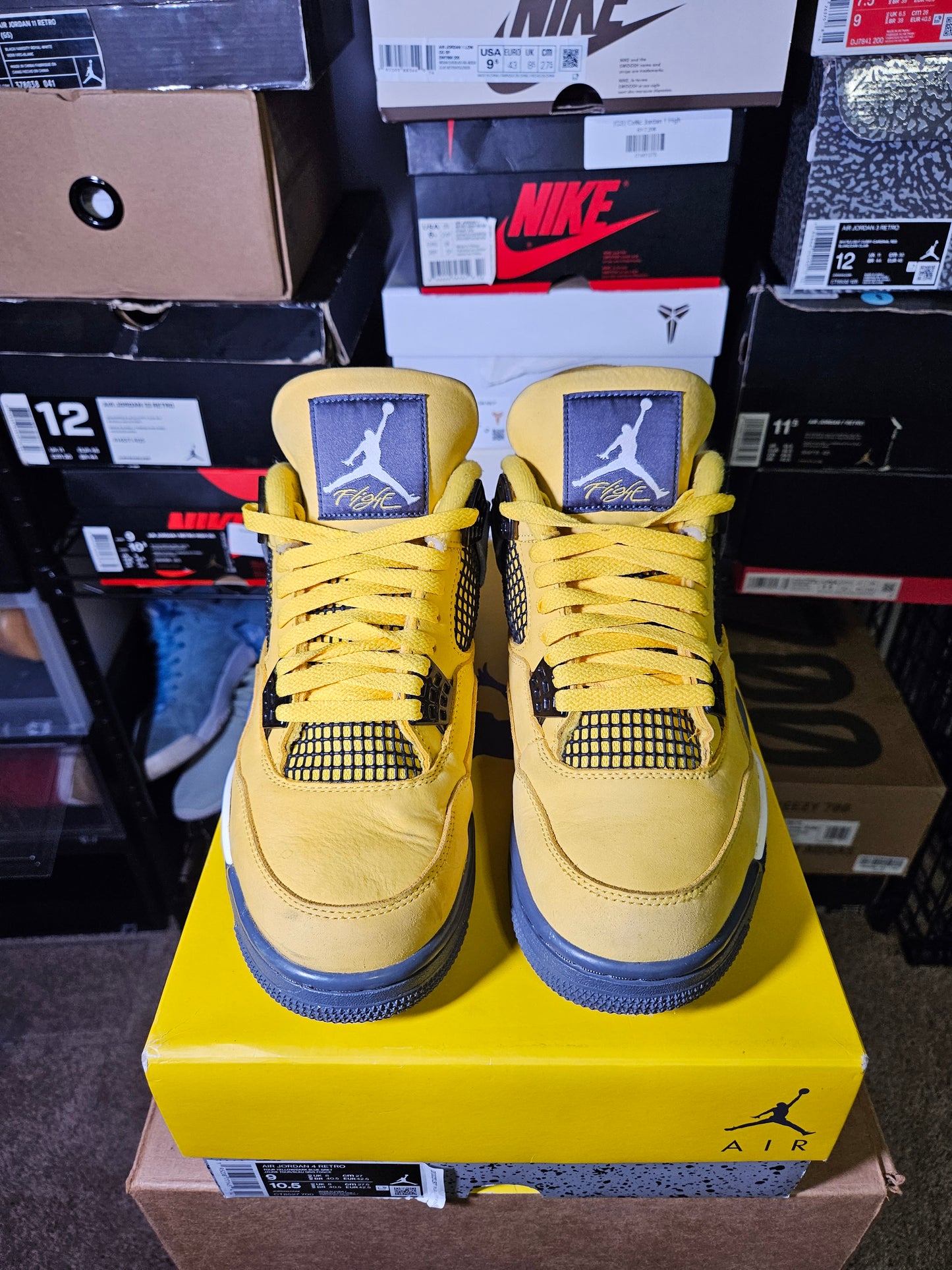 Size 9 - AJ 4 Retro Mid Lightning