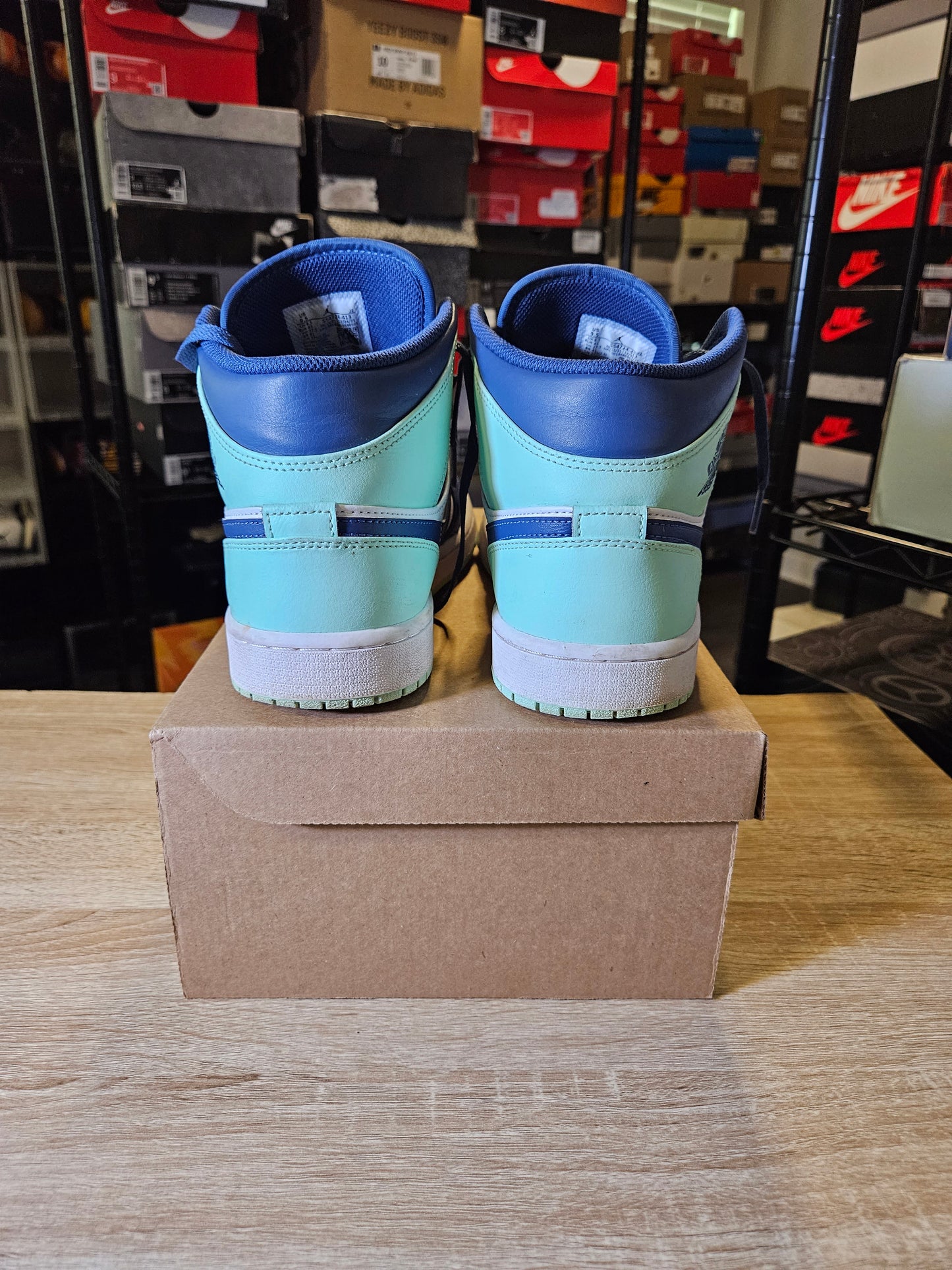 Size 9.5 - AJ 1 Mid Blue Mint 2022