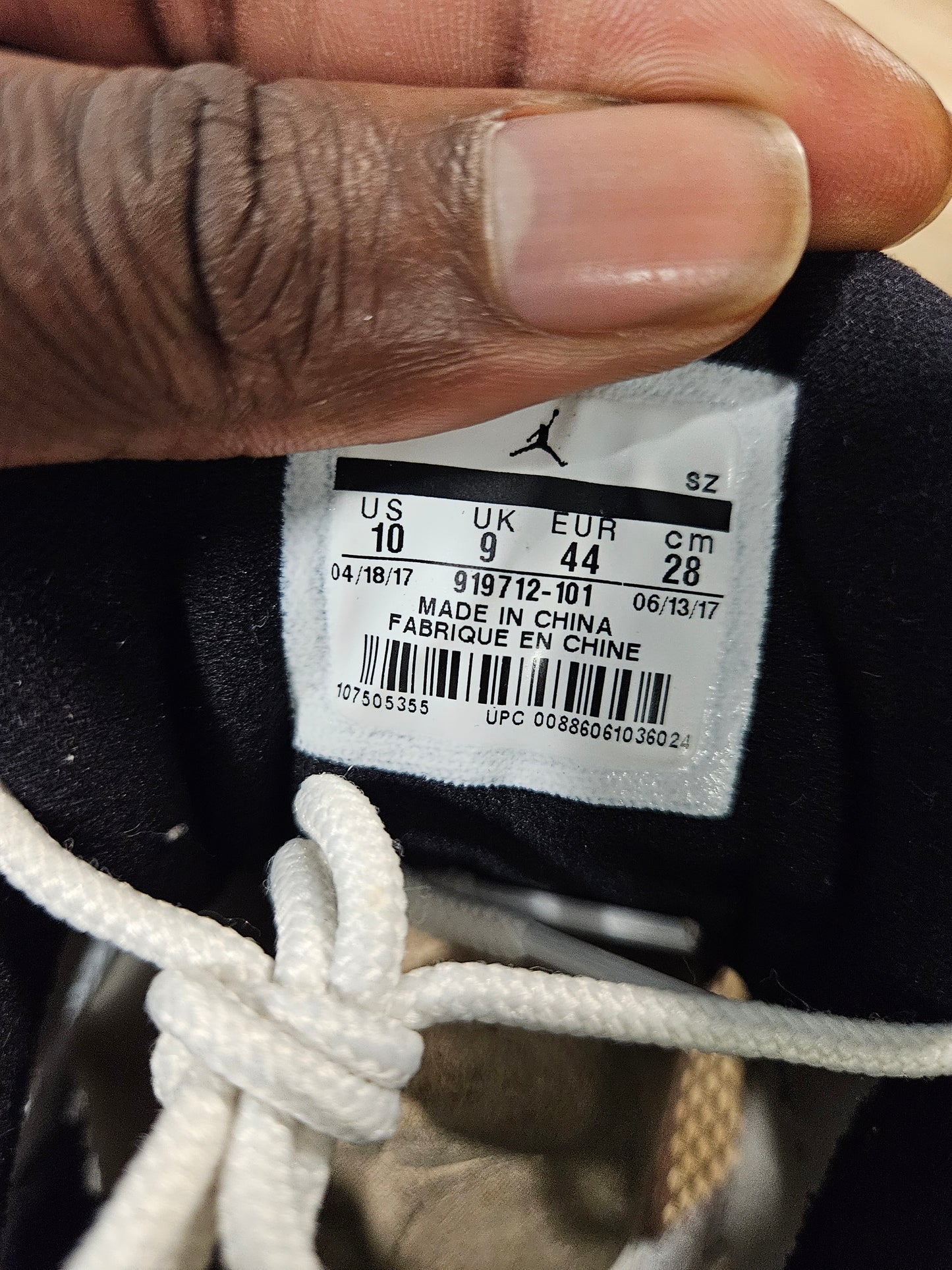 Size 10 - AJ 11 Retro IE Low Gym Red