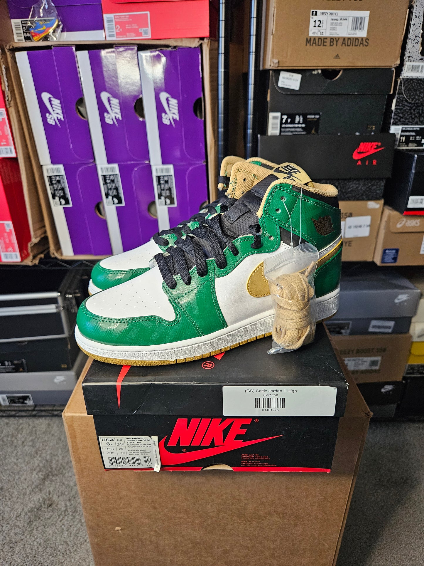 Size 6 - AJ 1 Retro OG High Celtics