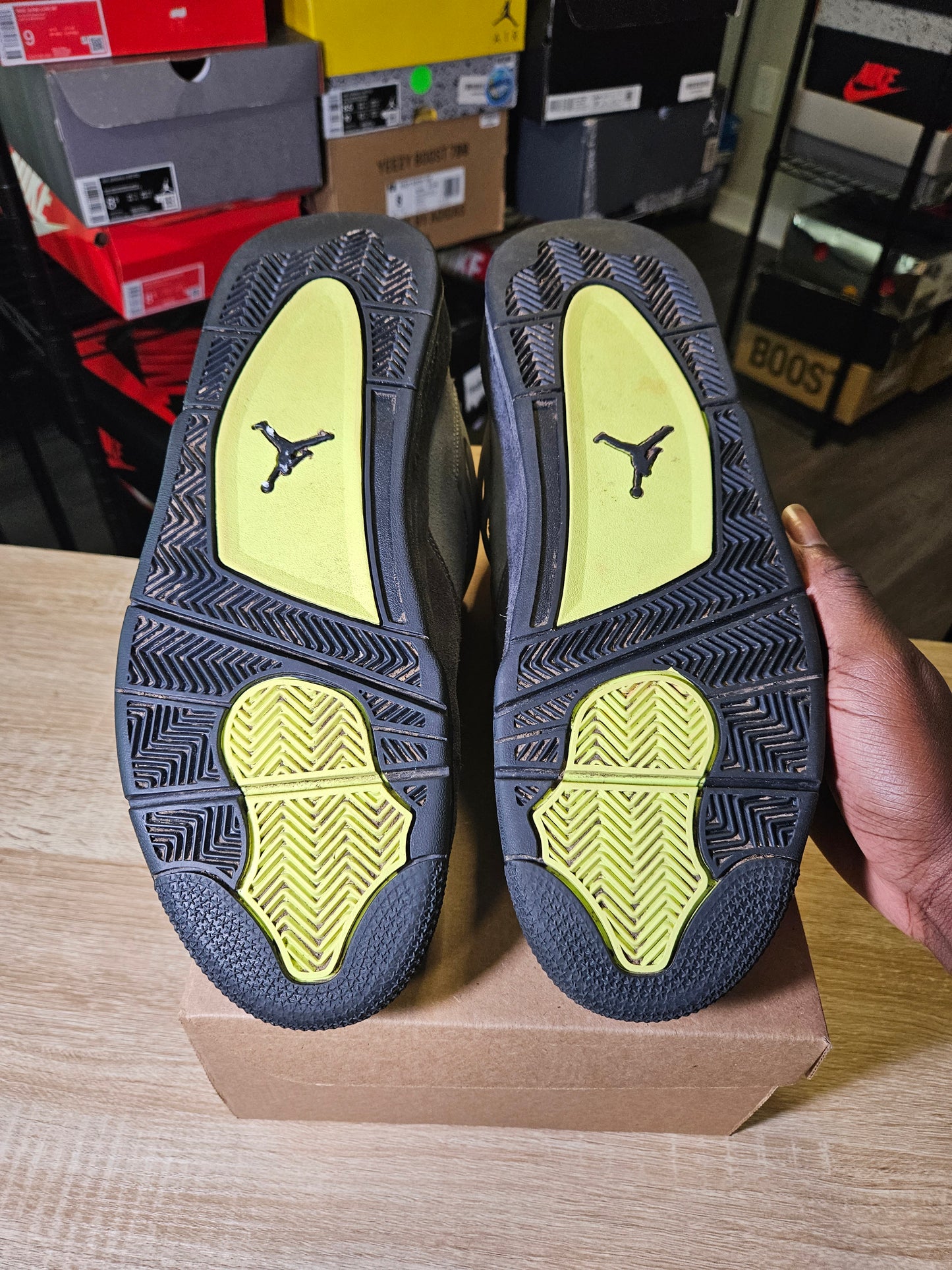 Size 12 - AJ 4 Retro SE Mid Neon 95