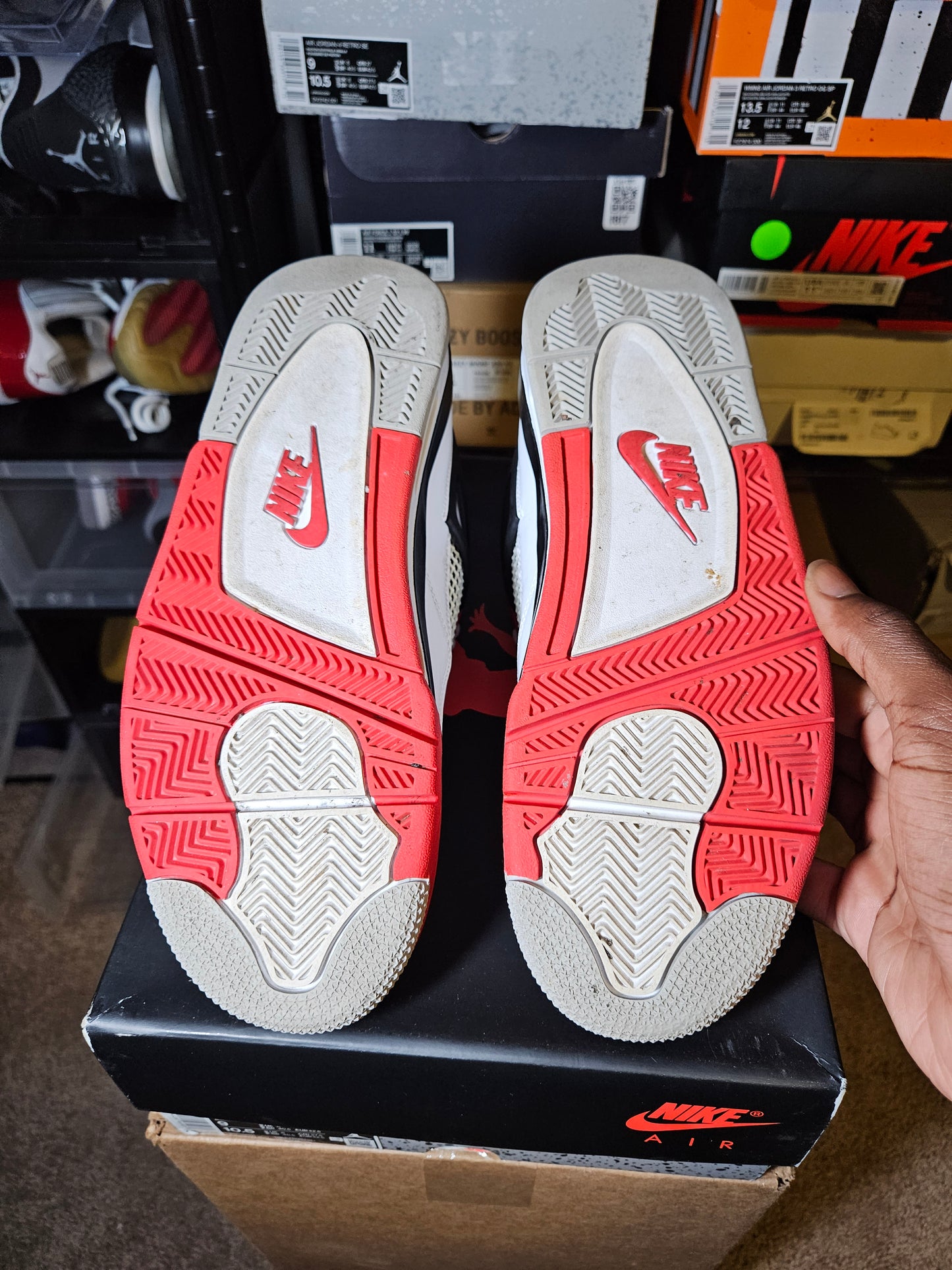 Size 9 - AJ 4 Retro Fire Red