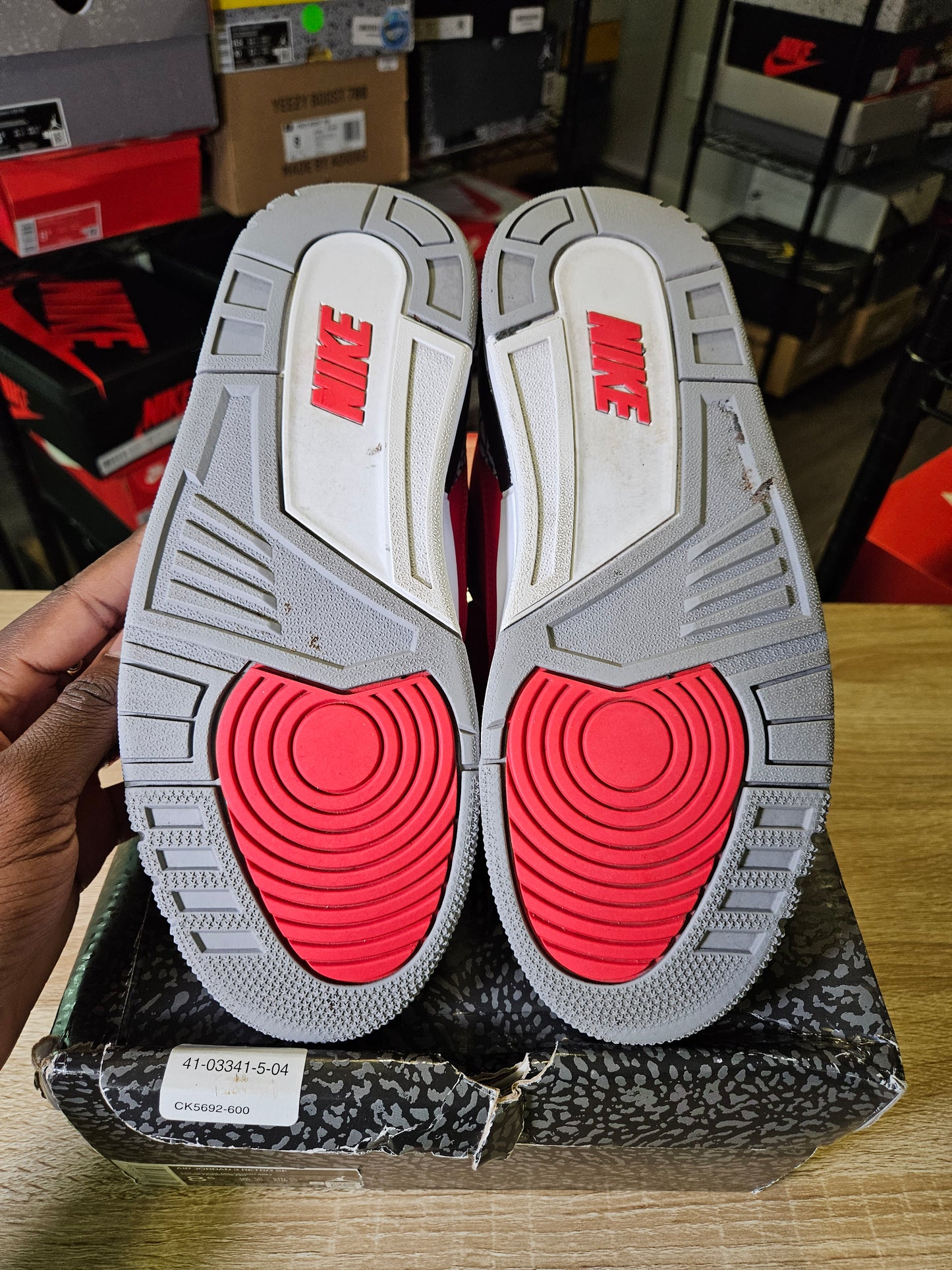 Size 8.5 - AJ 3 Retro SE Mid Unite