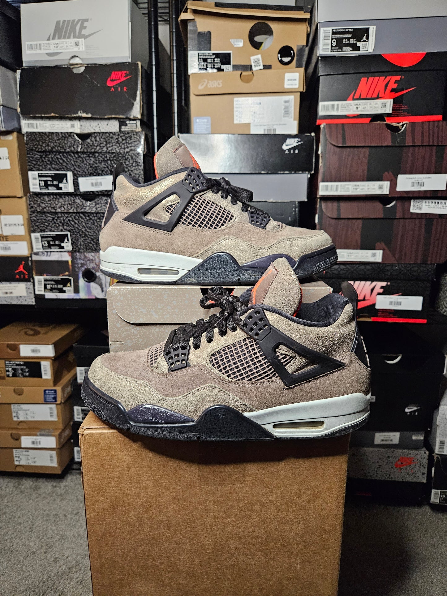 Size 10.5 - AJ 4 Retro Mid Taupe Haze