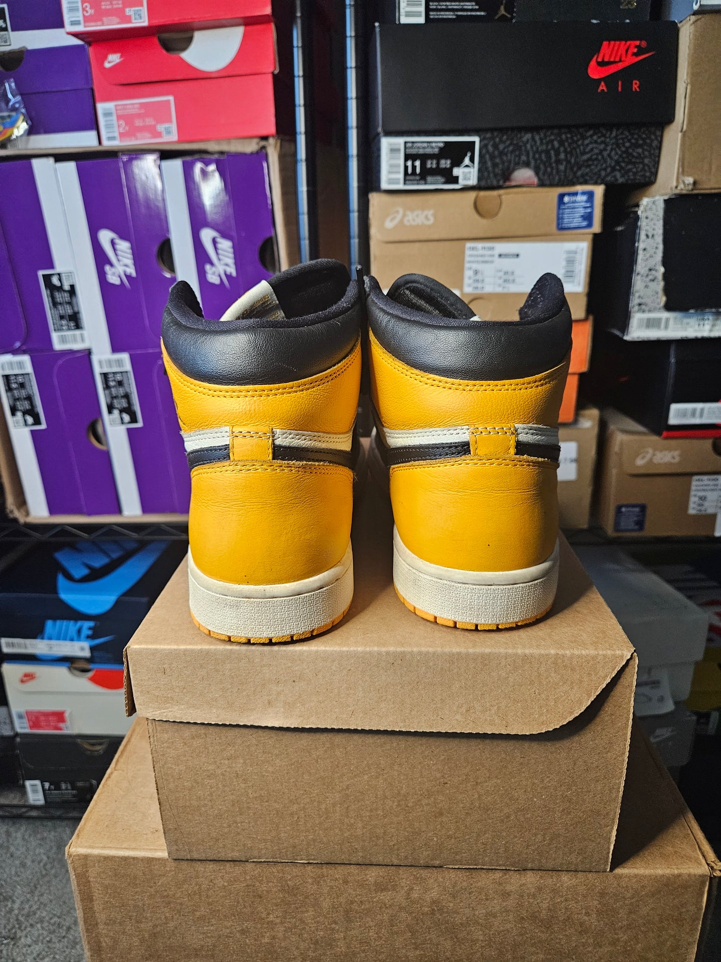 Size 9.5 - Jordan 1 Retro OG High Yellow Toe