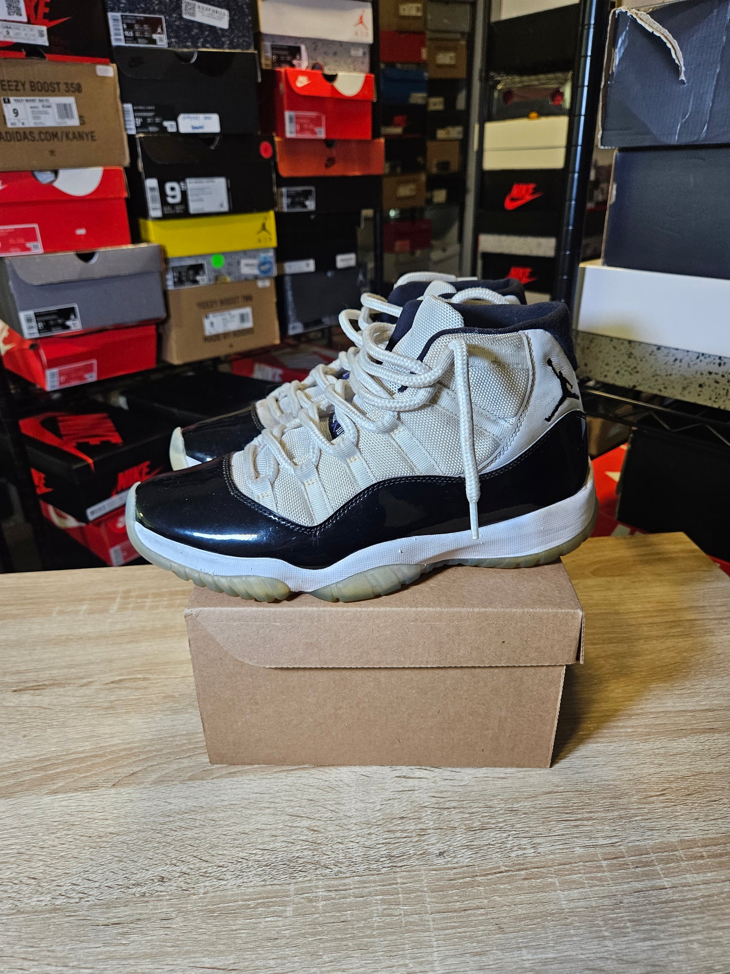 Size 9.5 - AJ 11 Retro High Concord