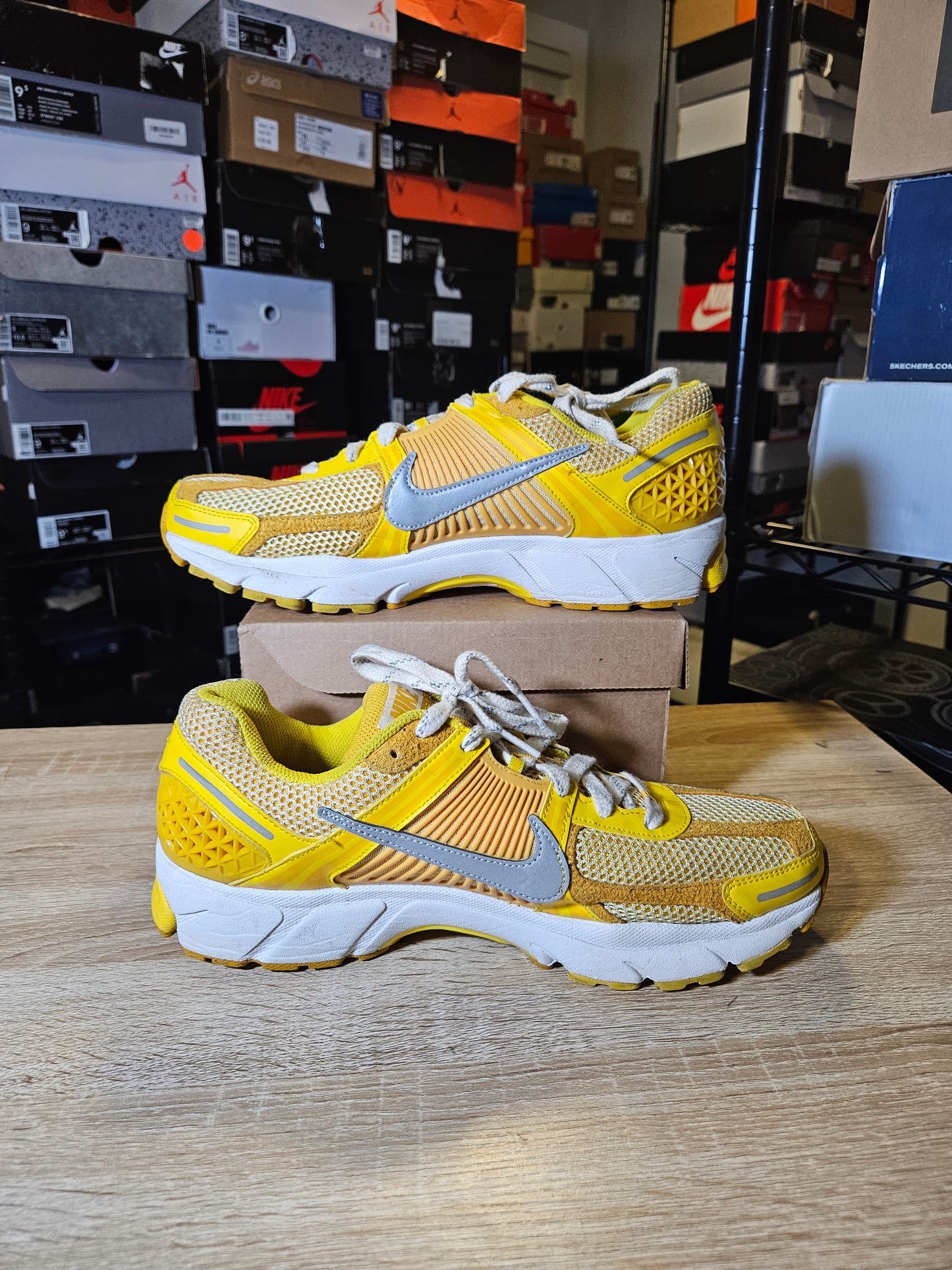 Size 11 - Zoom Vomero 5 Yellow Ochre