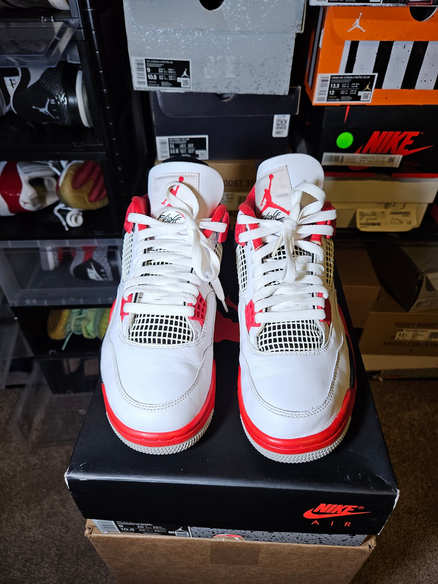 Size 9 - AJ 4 Retro Fire Red