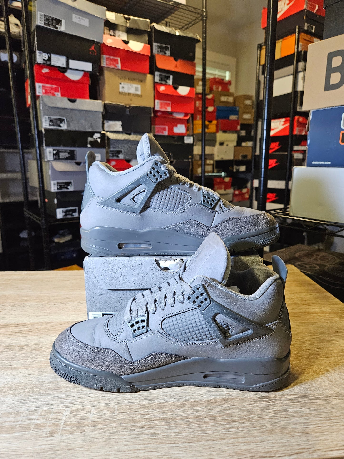 Size 9 - AJ 4 Retro SE Wet Cement
