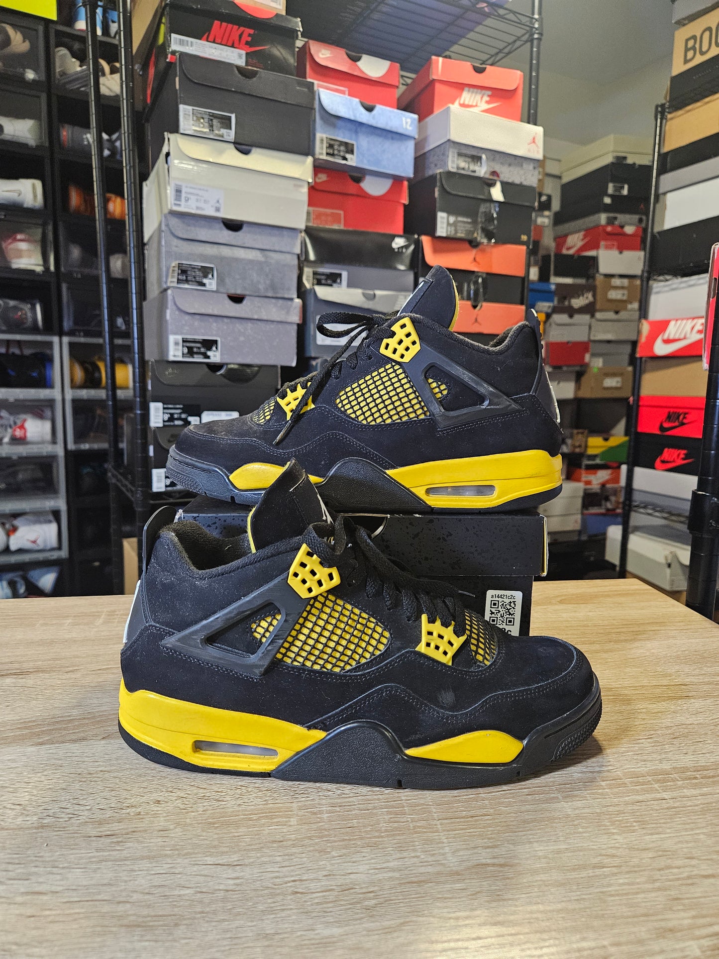 Size 10.5 - AJ 4 Thunder
