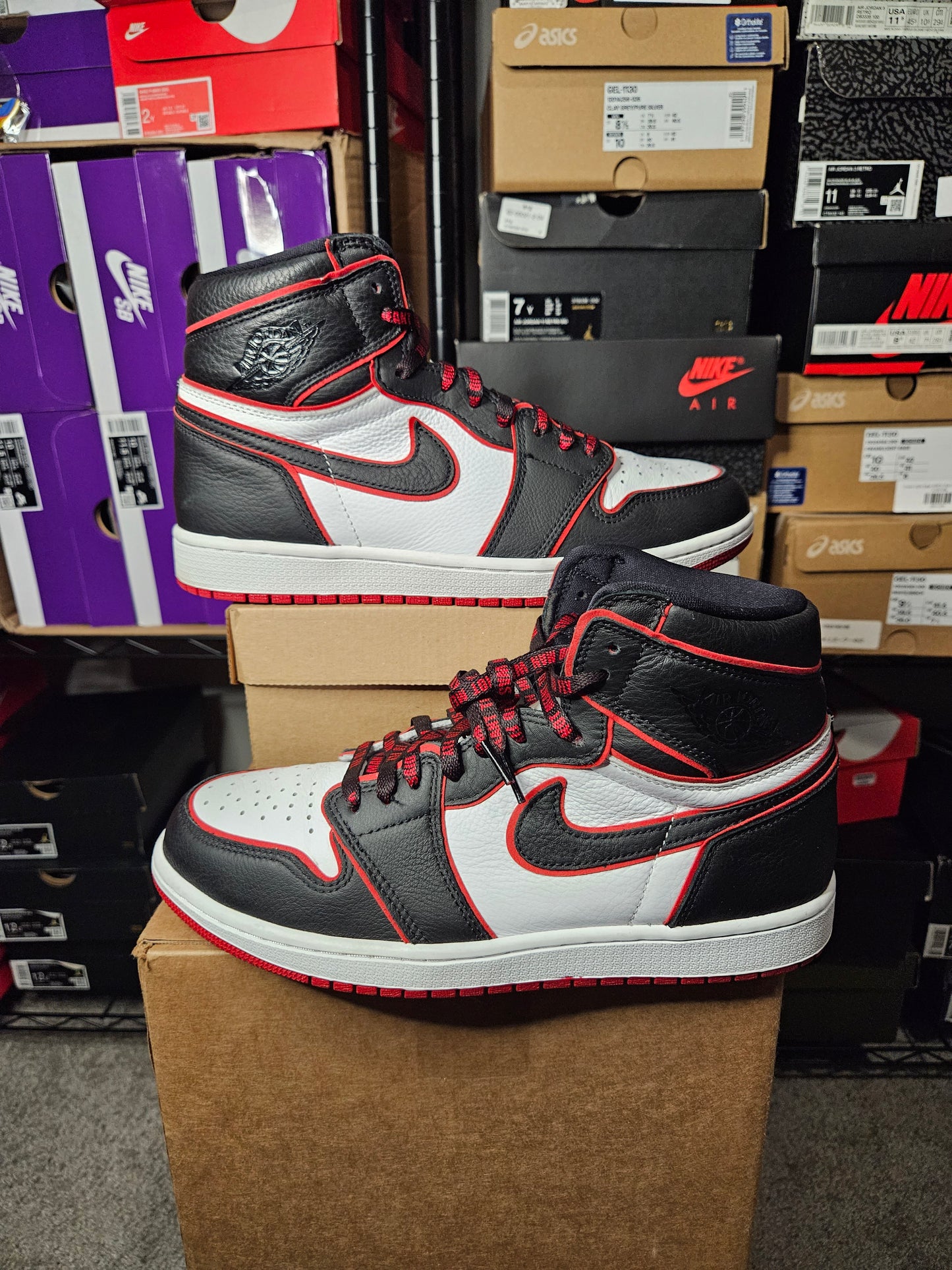 Size 10 - AJ 1 Retro High OG Bloodline 2019
