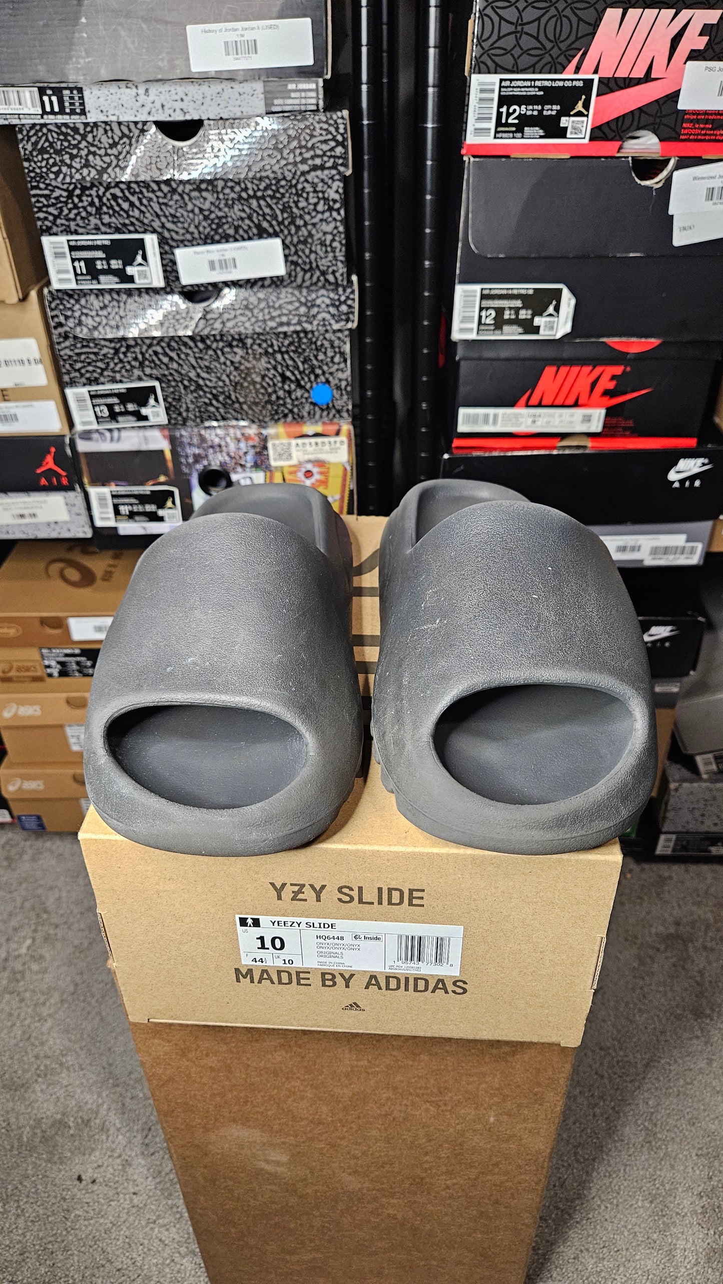 Size 10 - adidas Yeezy Slide Onyx