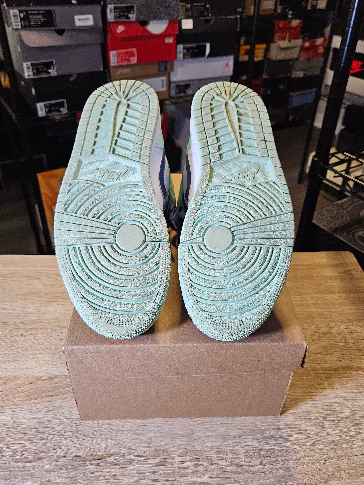 Size 9.5 - AJ 1 Mid Blue Mint 2022