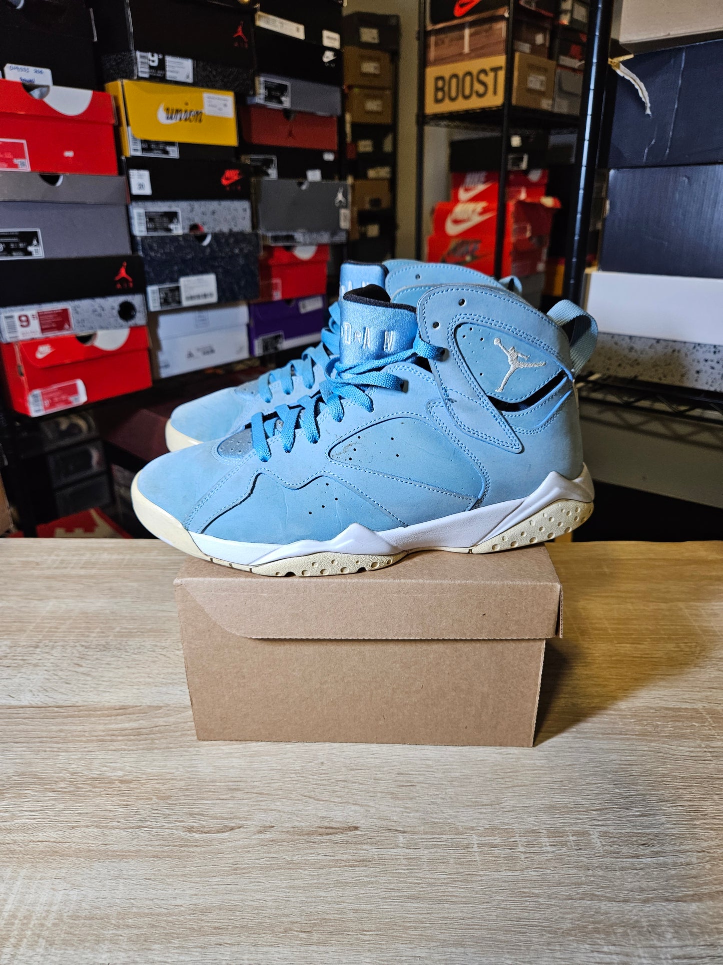 Size 9.5 - AJ 7 Retro Pantone