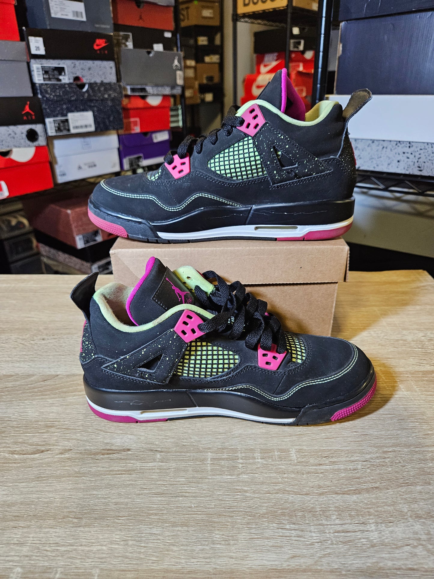 Size 6.5 - AJ 4 Retro Fuschia