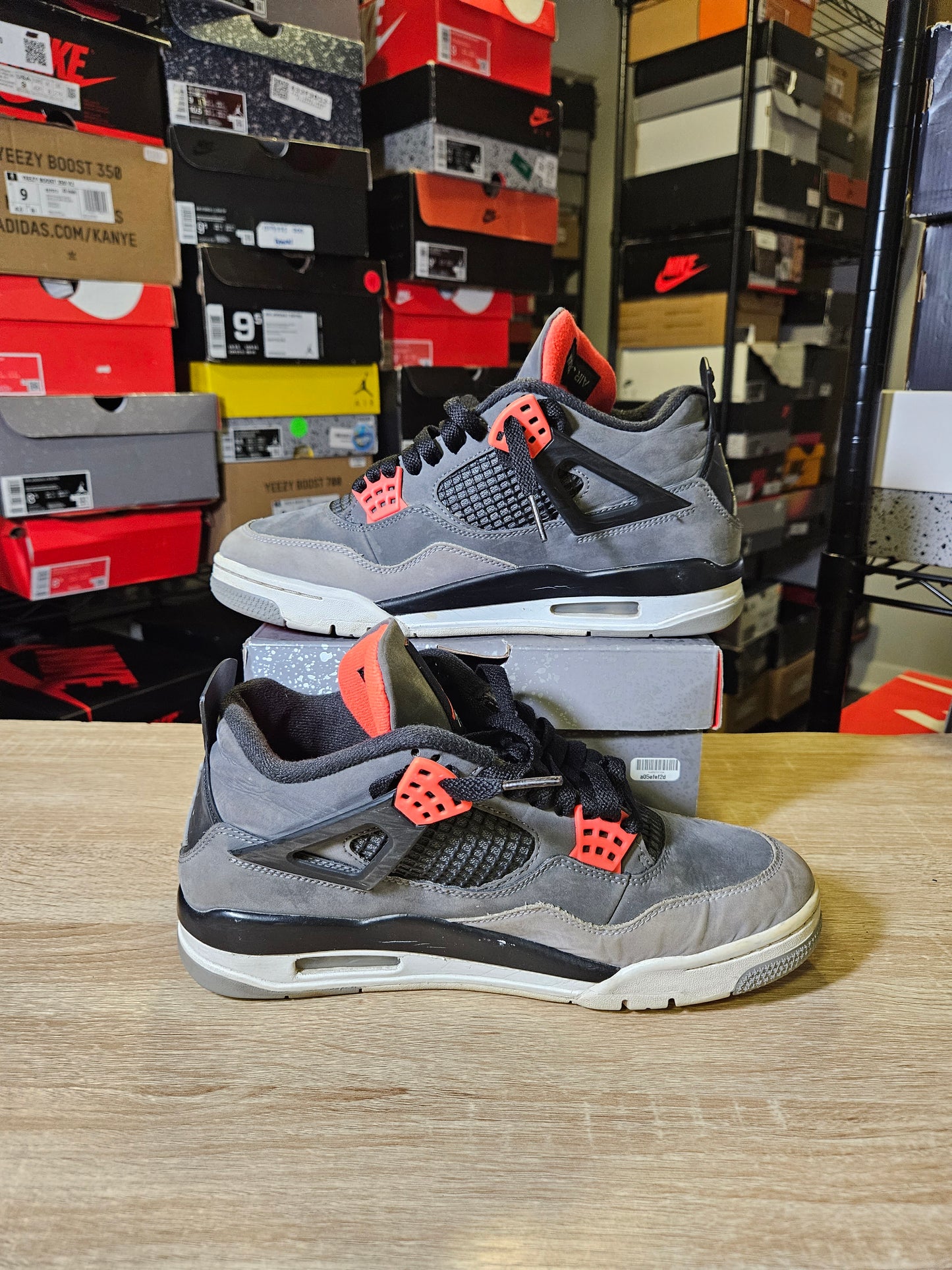 Size 8.5 - AJ 4 Retro Mid Infrared