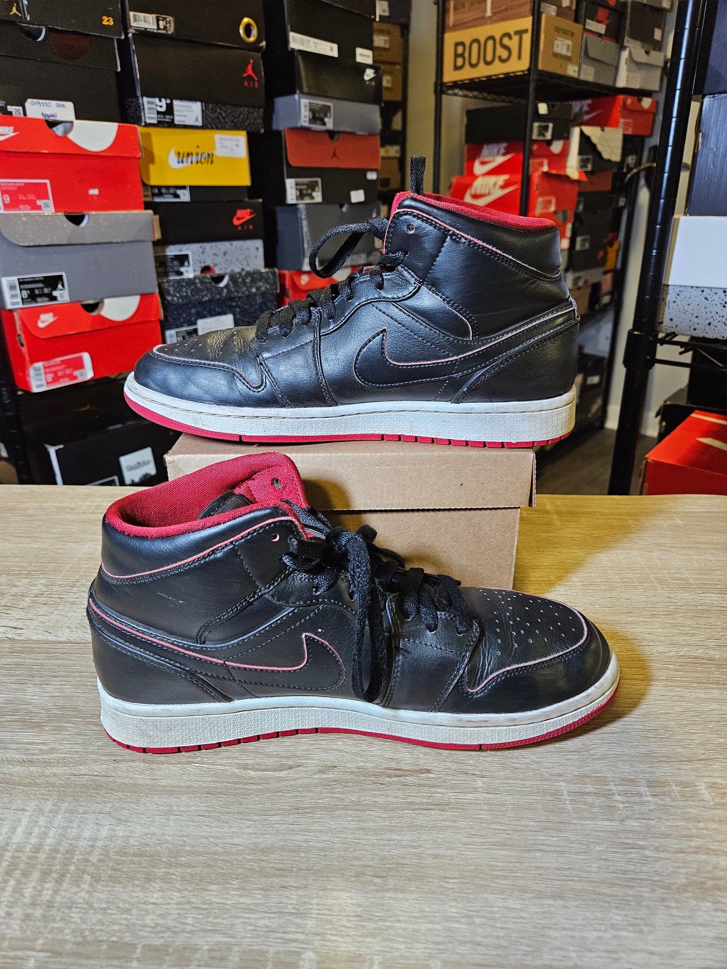Size 10 - AJ 1 Mid Black Red