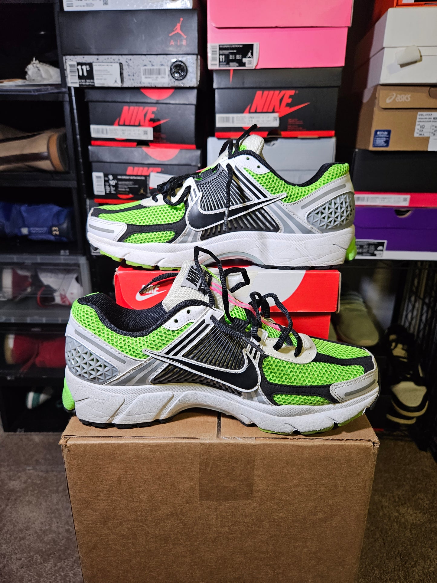 Size 9.5 - Nike Air Zoom Vomero 5 SE SP 2024 Electric Green