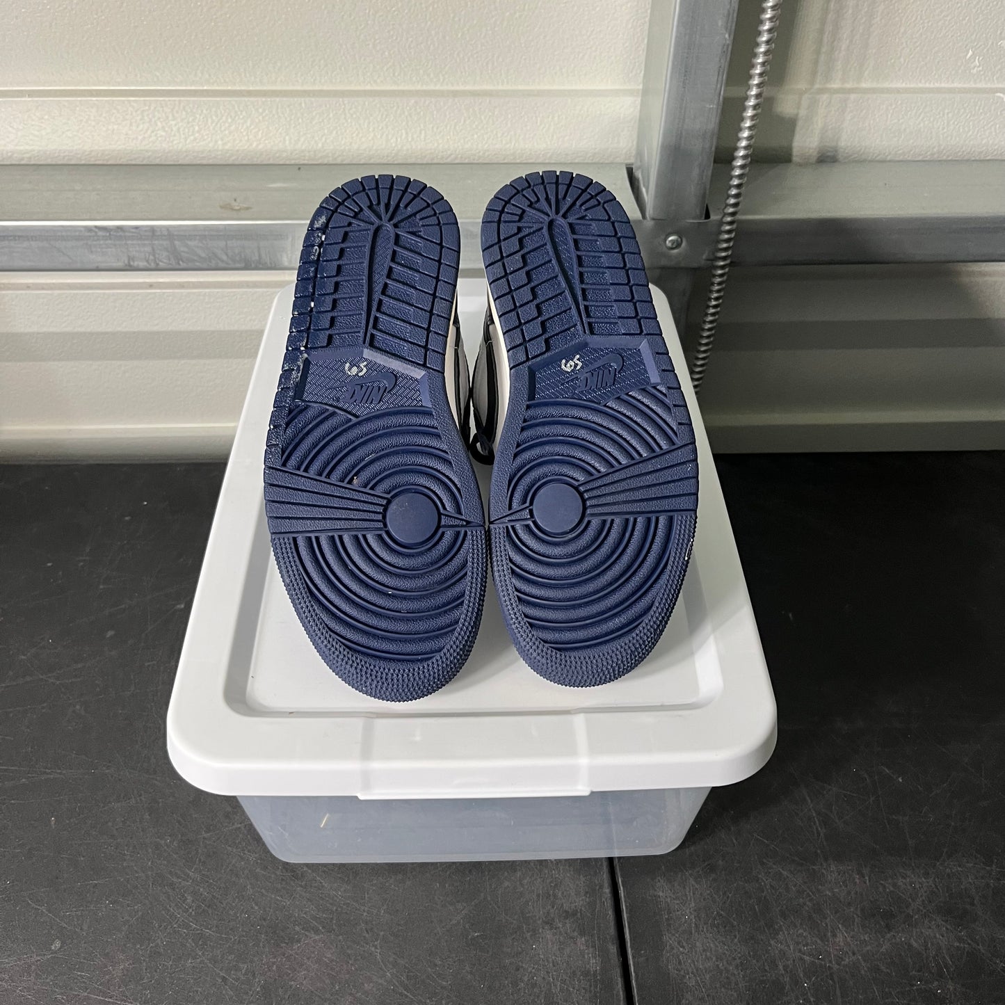 Size 5 - AJ 1 Midnight Navy