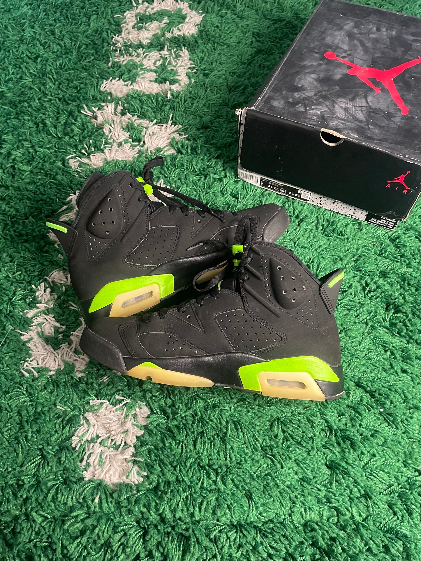 Size 9 - Jordan 6 Retro Electric Green 2021