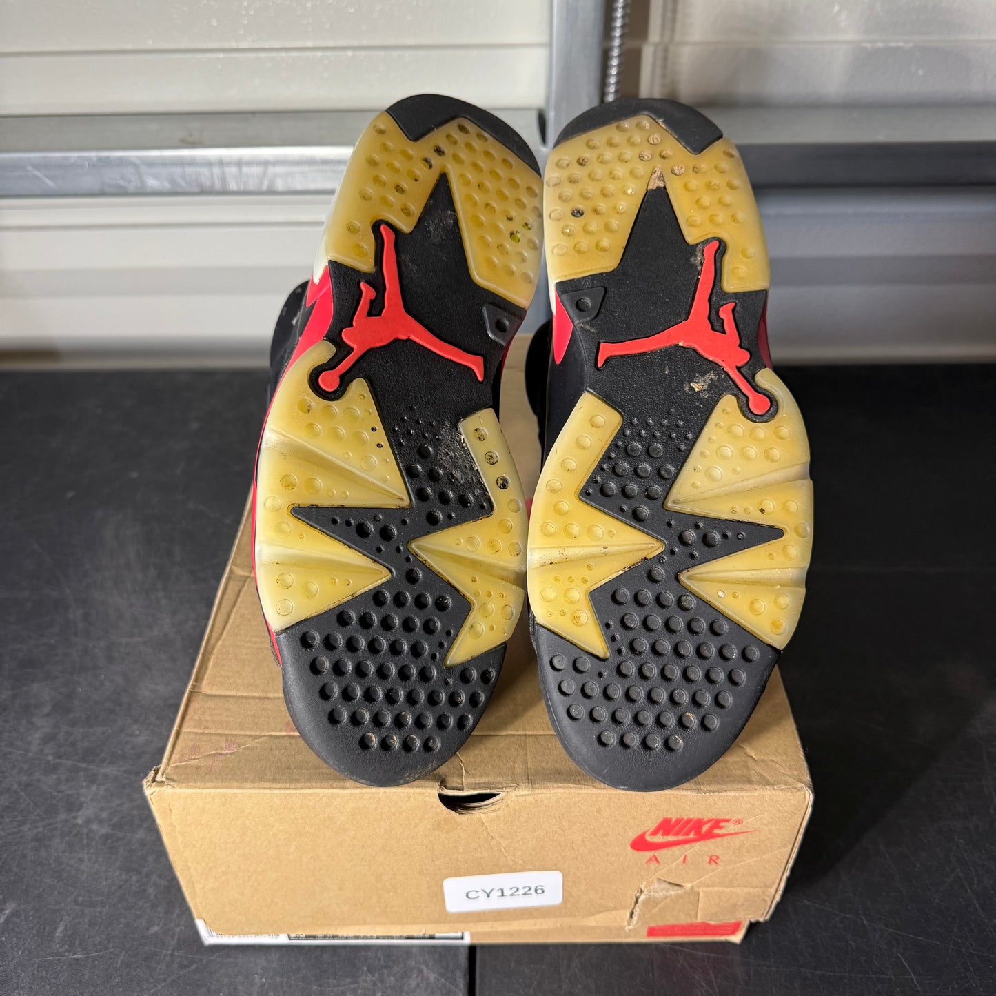 Size 9.5 - AJ 6 Infrared