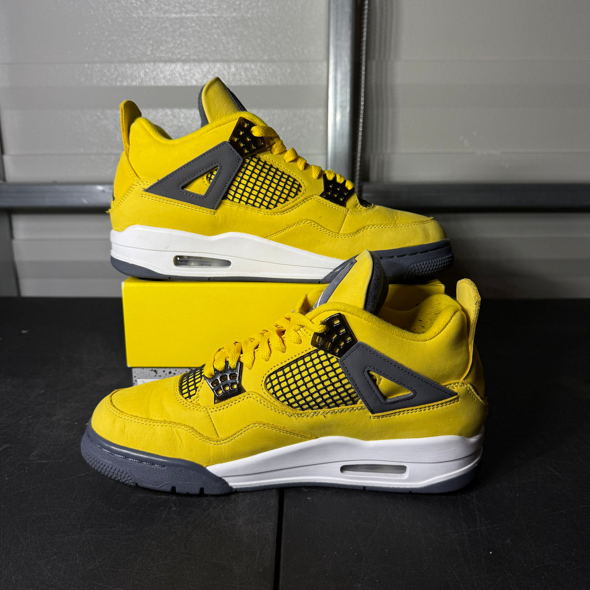Size 9.5 - AJ 4 Lightning