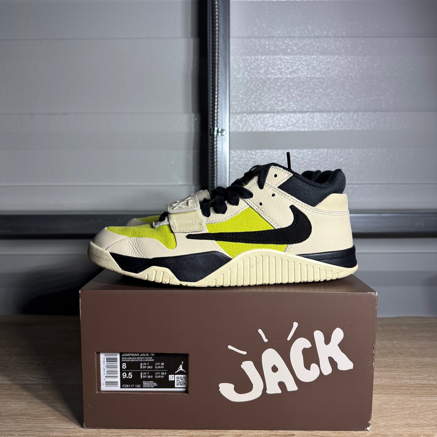 Size 8 - Travis Scott Jumpman Jack Bright Cactus