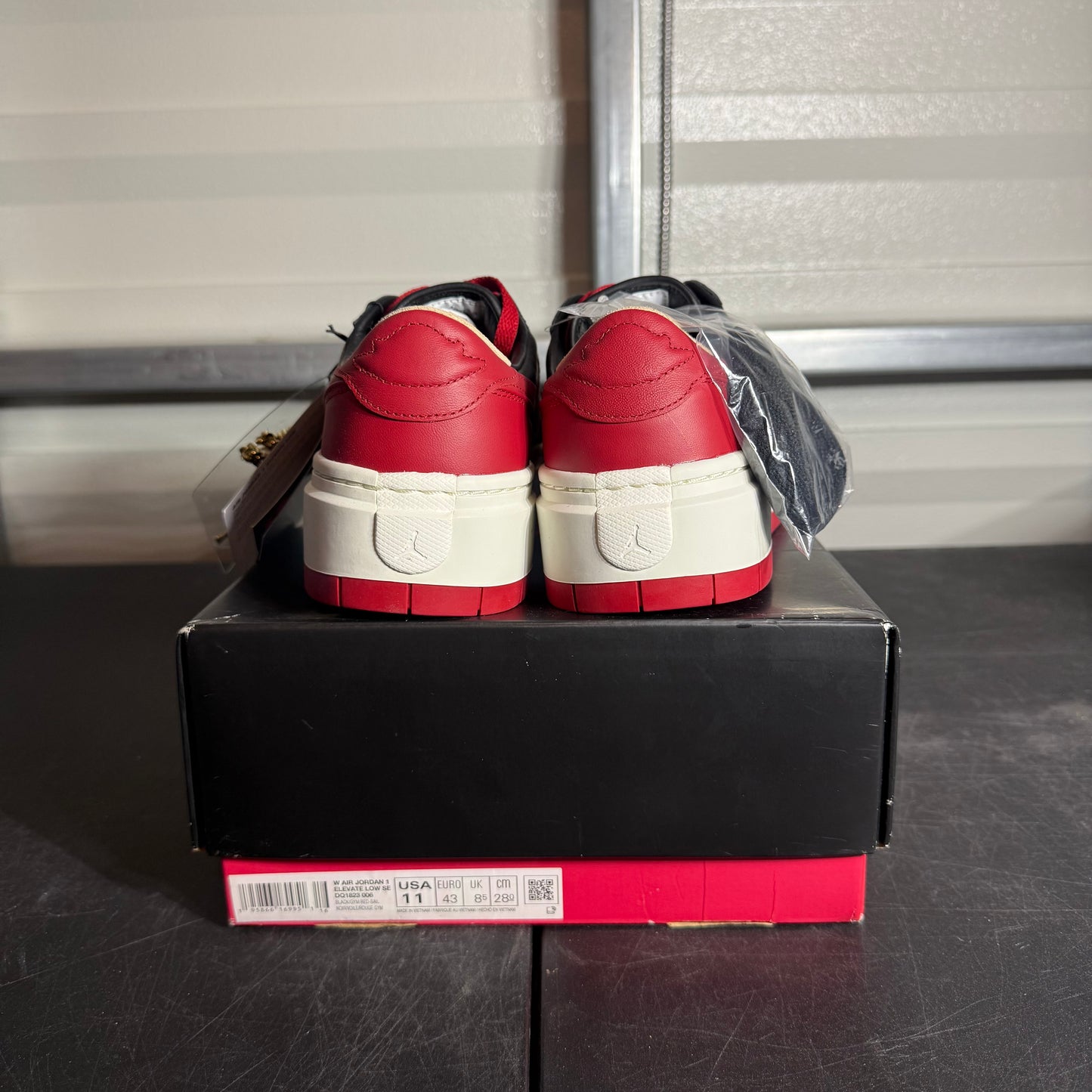 Size 11 - AJ 1 Elevate Low SE Bred