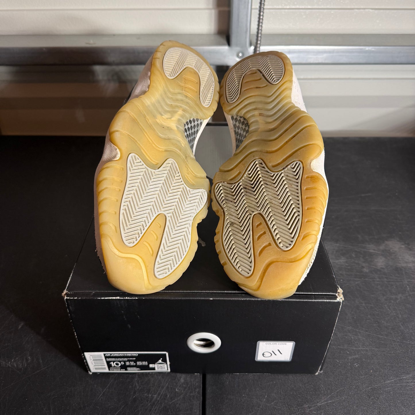 Size 10.5 - AJ 11 Jubilee