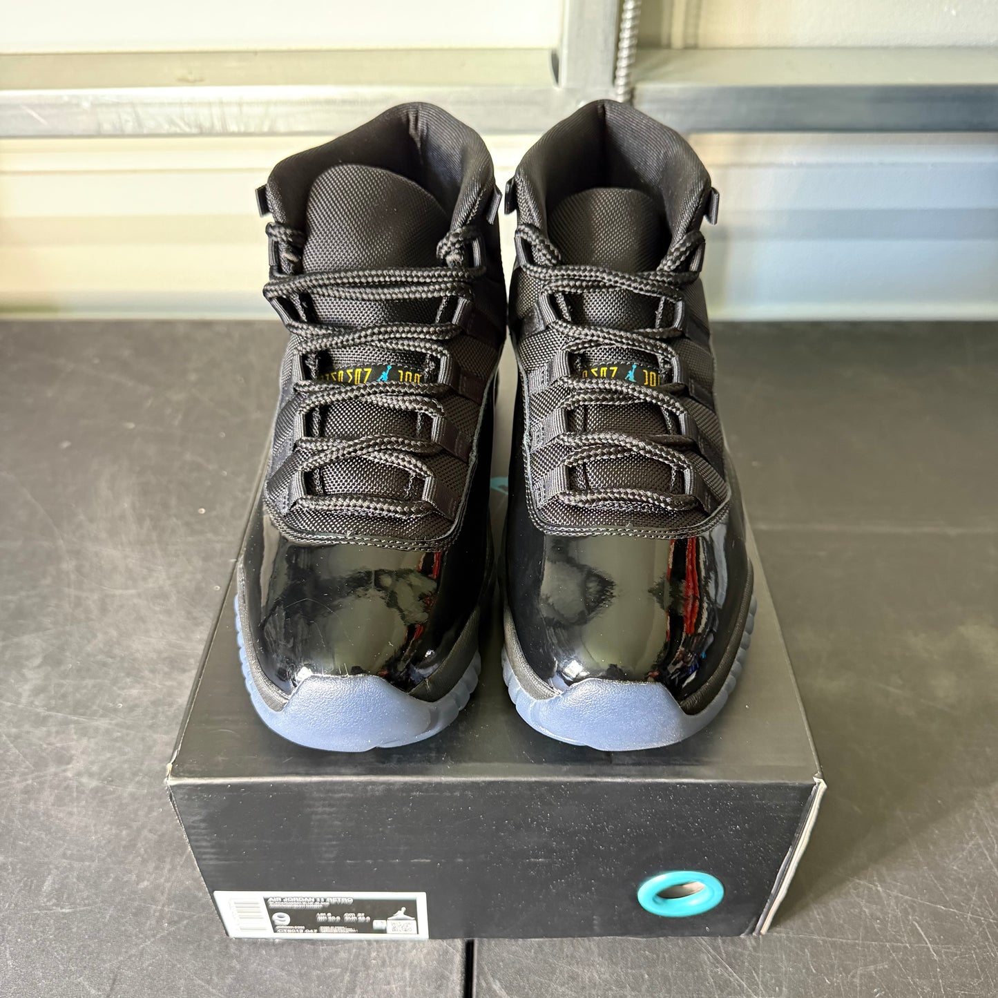 Size 9 - AJ 11 Gamma Blue