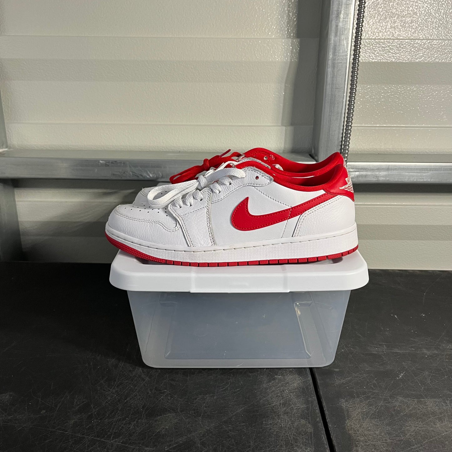 Size 9 - AJ 1 Low Varsity Red