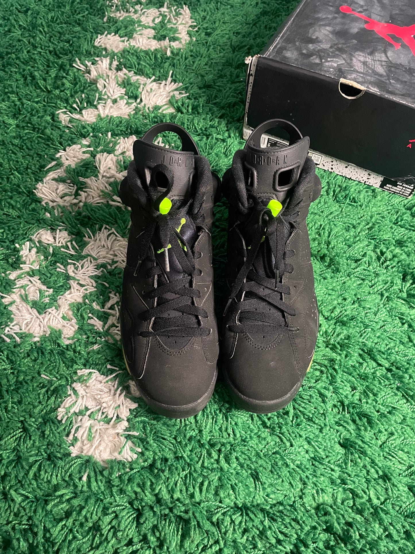 Size 9 - Jordan 6 Retro Electric Green 2021