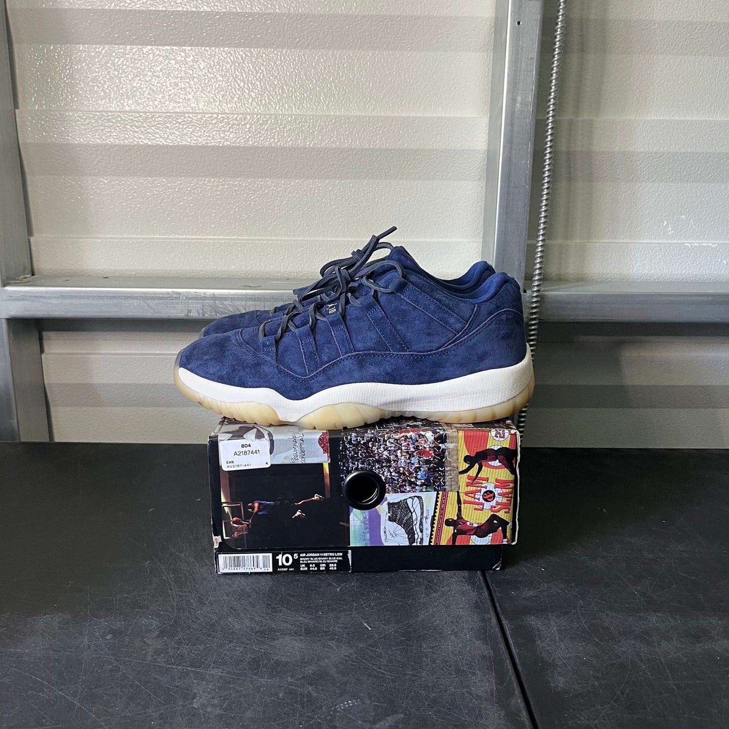 Size 10.5 - AJ 11 Low Derek Jeter