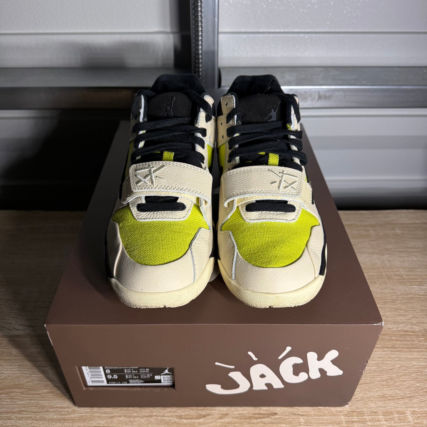 Size 8 - Travis Scott Jumpman Jack Bright Cactus