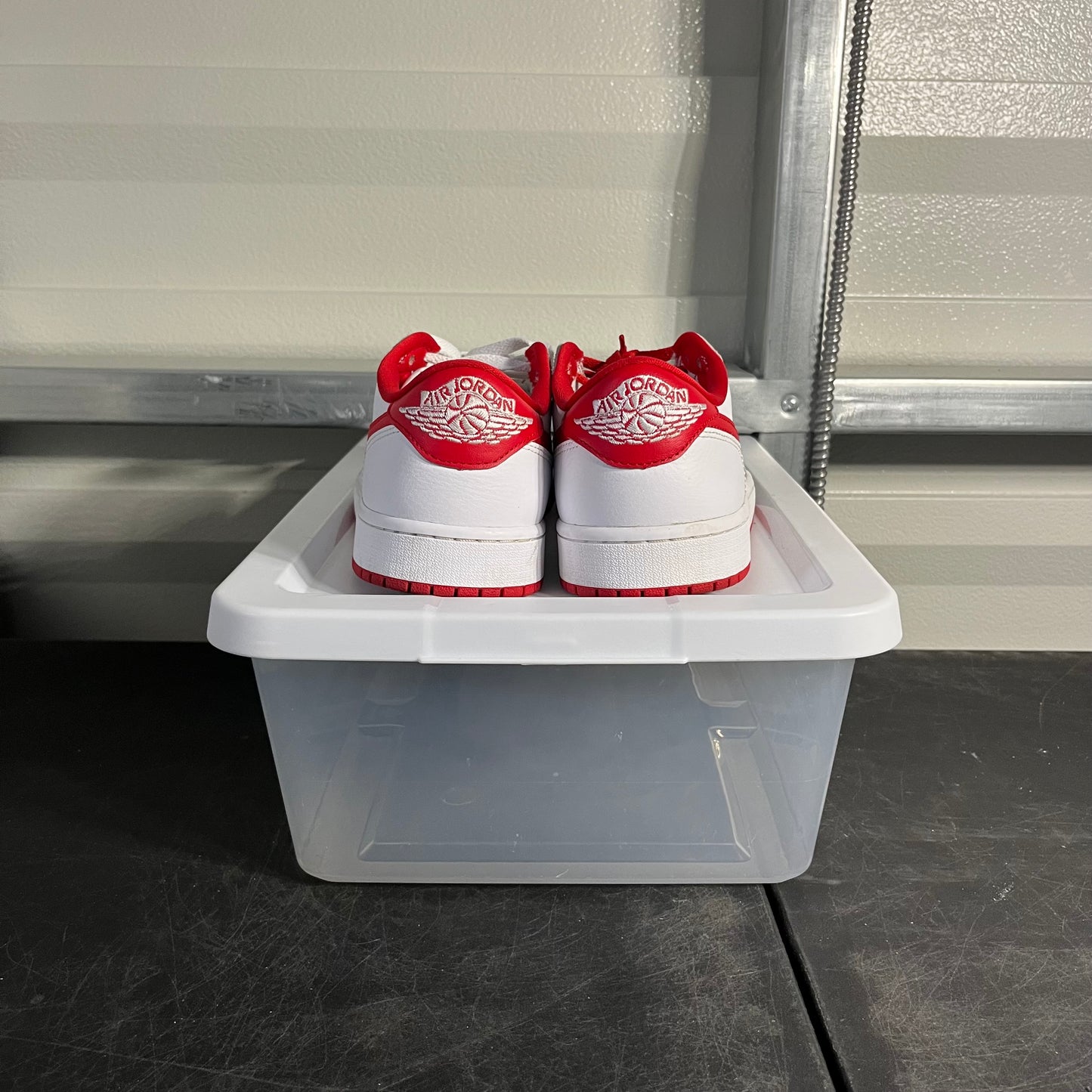 Size 9 - AJ 1 Low Varsity Red