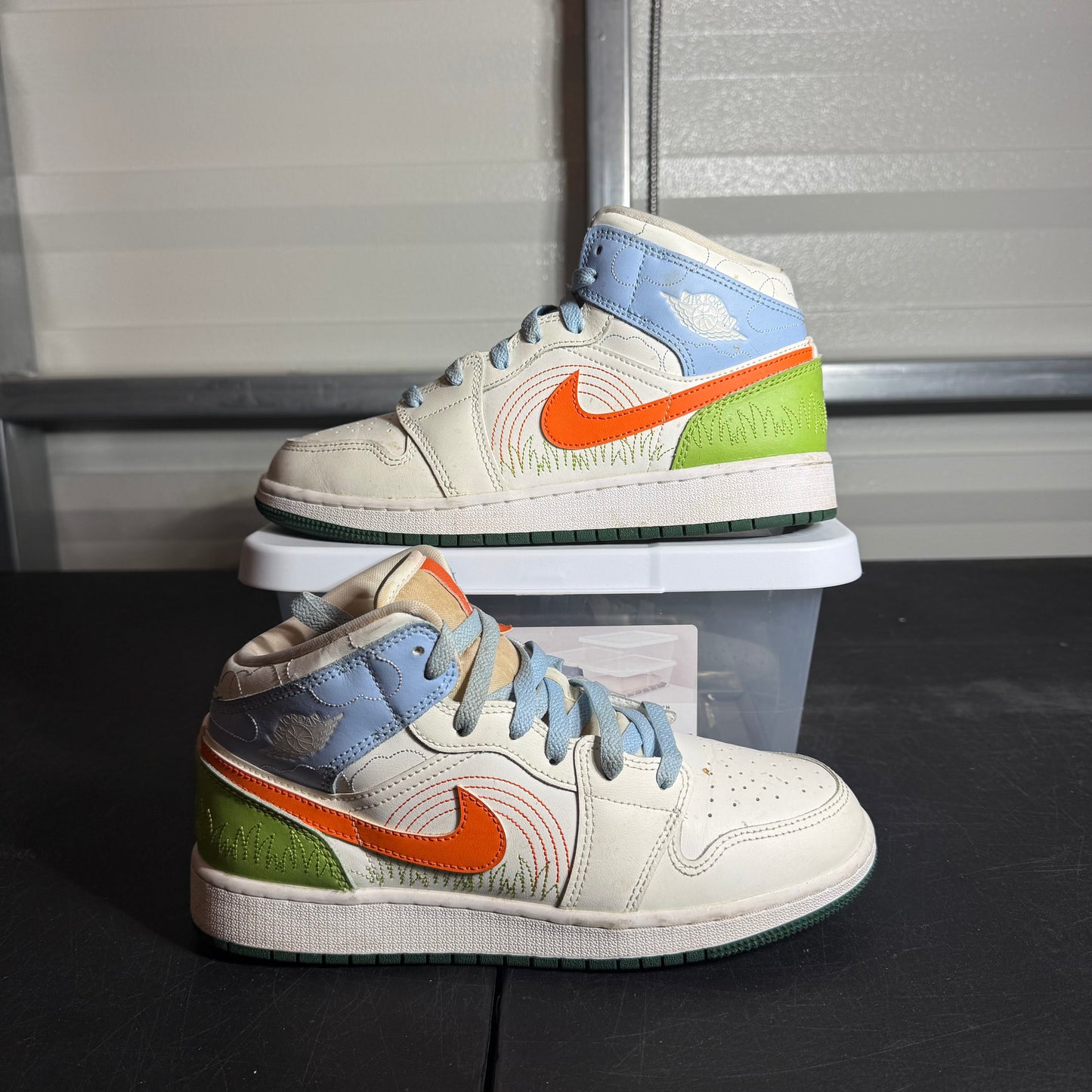 Size 6.5Y - AJ 1 Mid Stitch