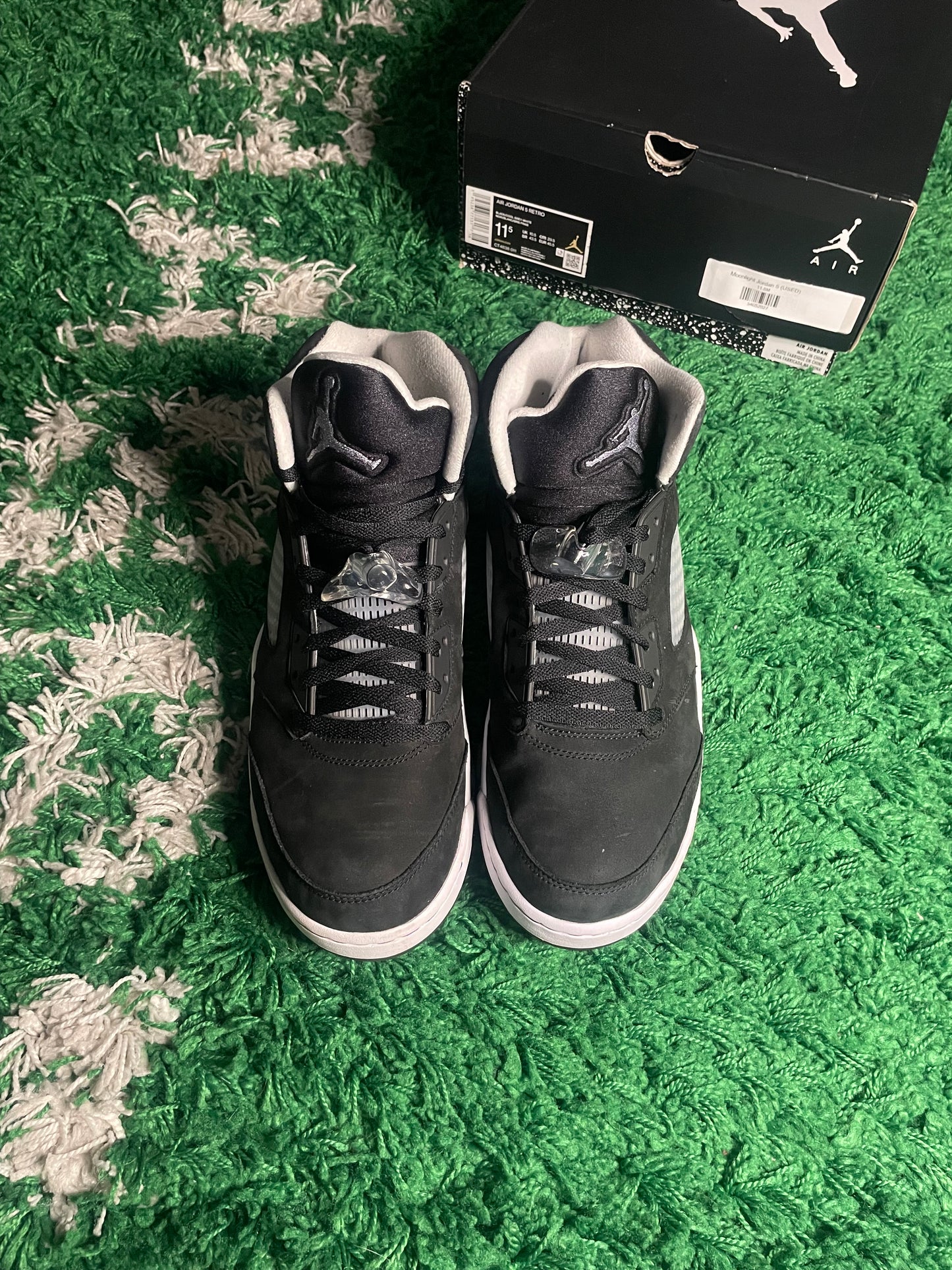 Size 11.5 - Jordan 5 Retro Mid Oreo