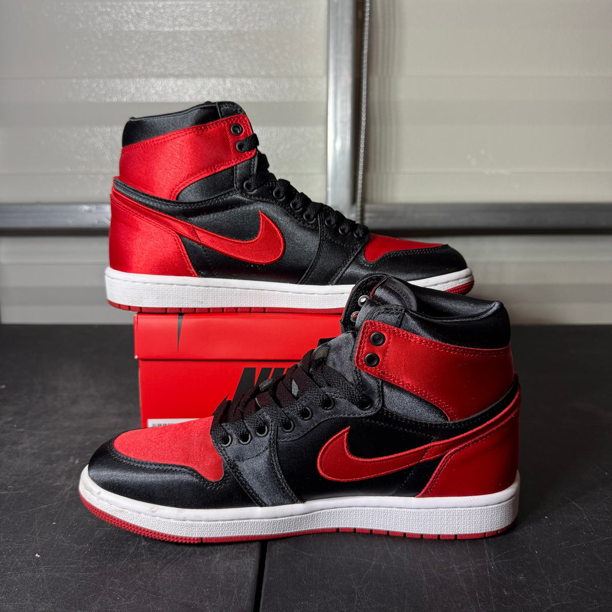 Size 9W - AJ 1 Satin Bred