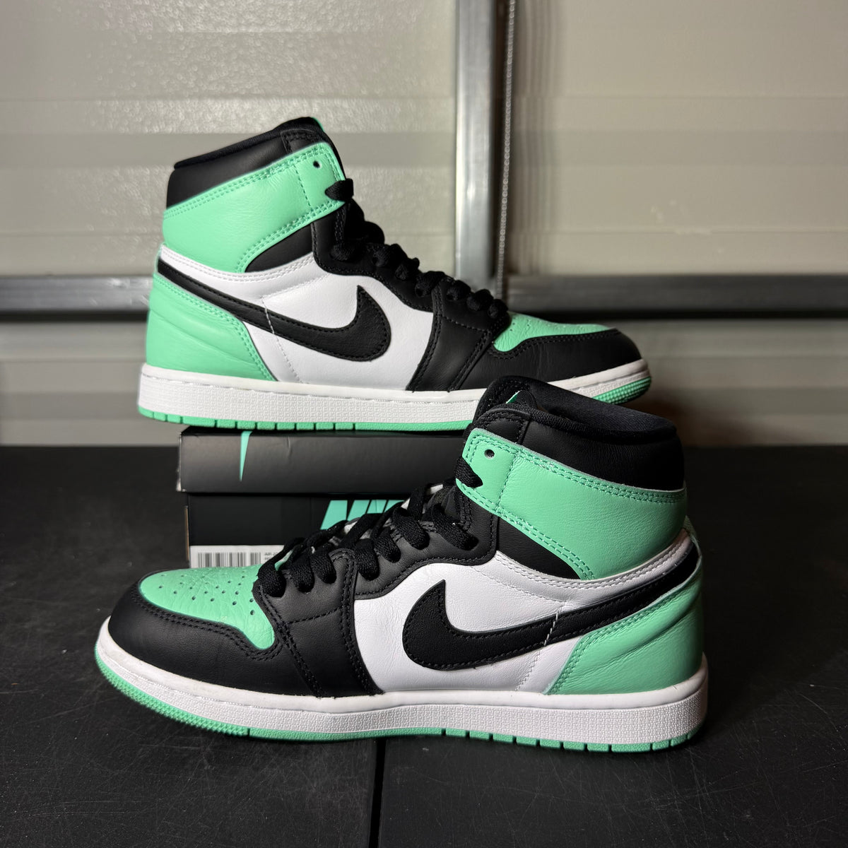Size 8 - AJ 1 Green Glow